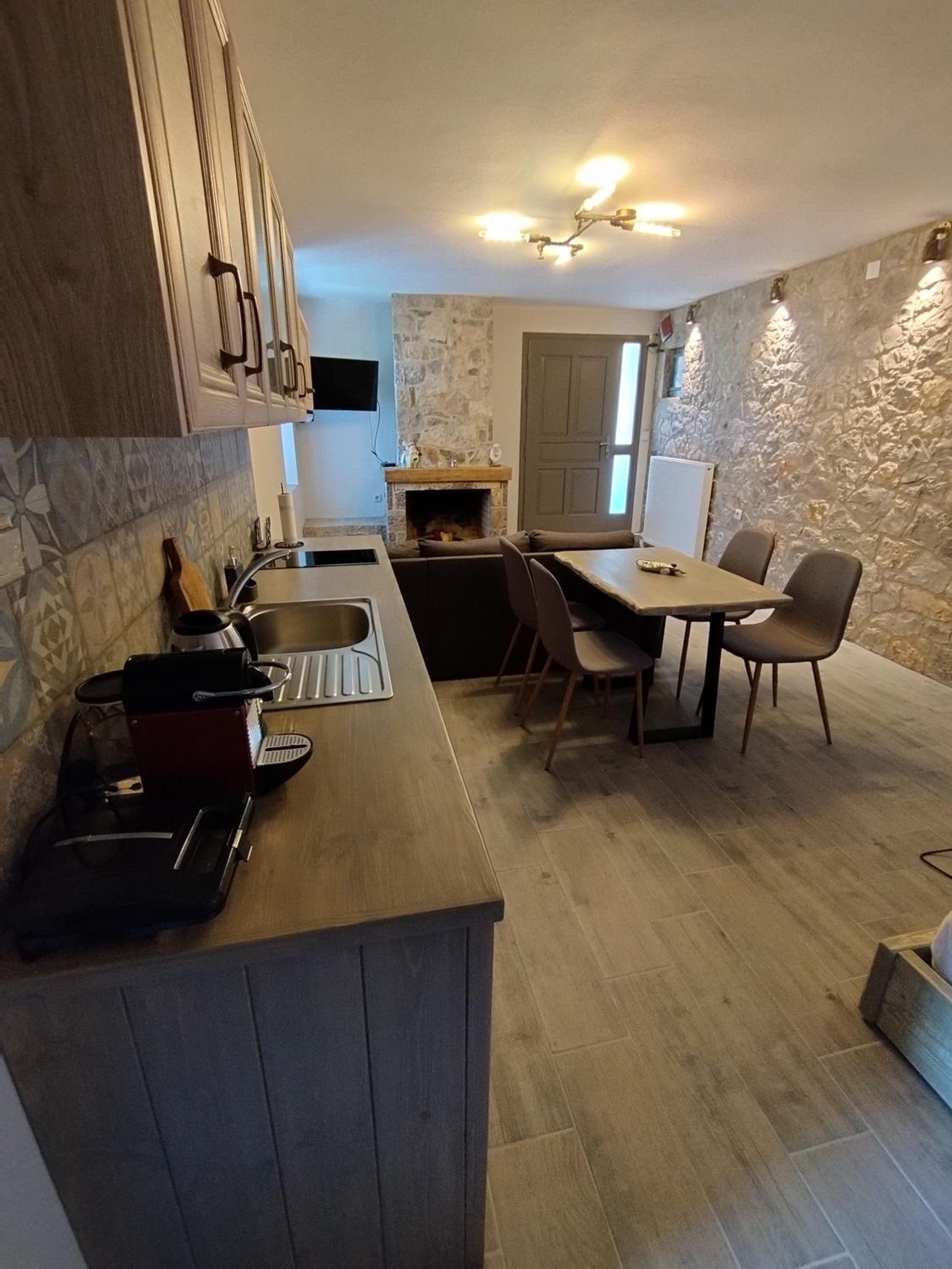 Apartment - Ground Floor photo 2