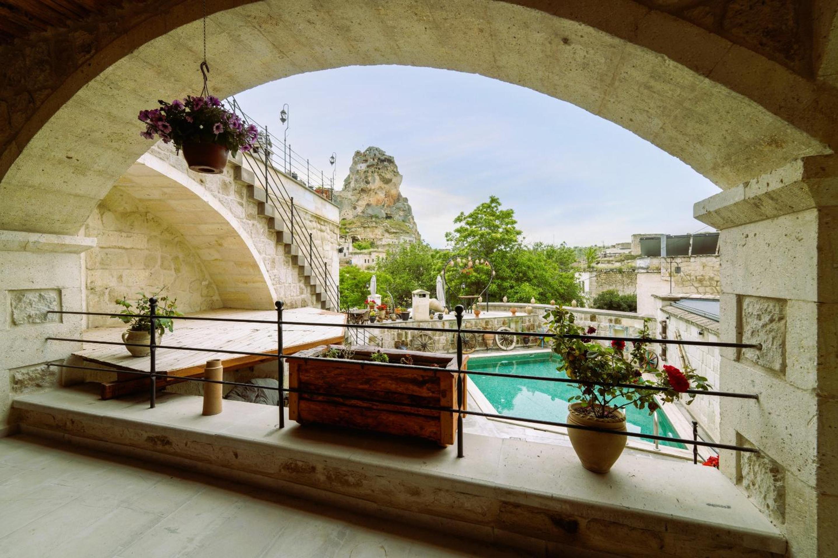 Queen Suite with Pool View - Photo 13