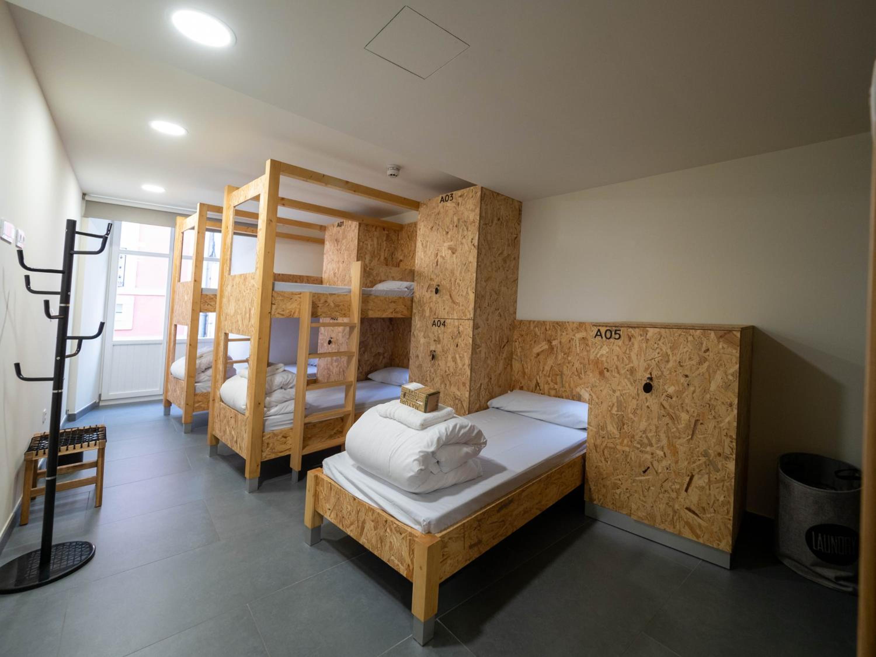 Cama Individual en Habitación Mixta de Dormitorio