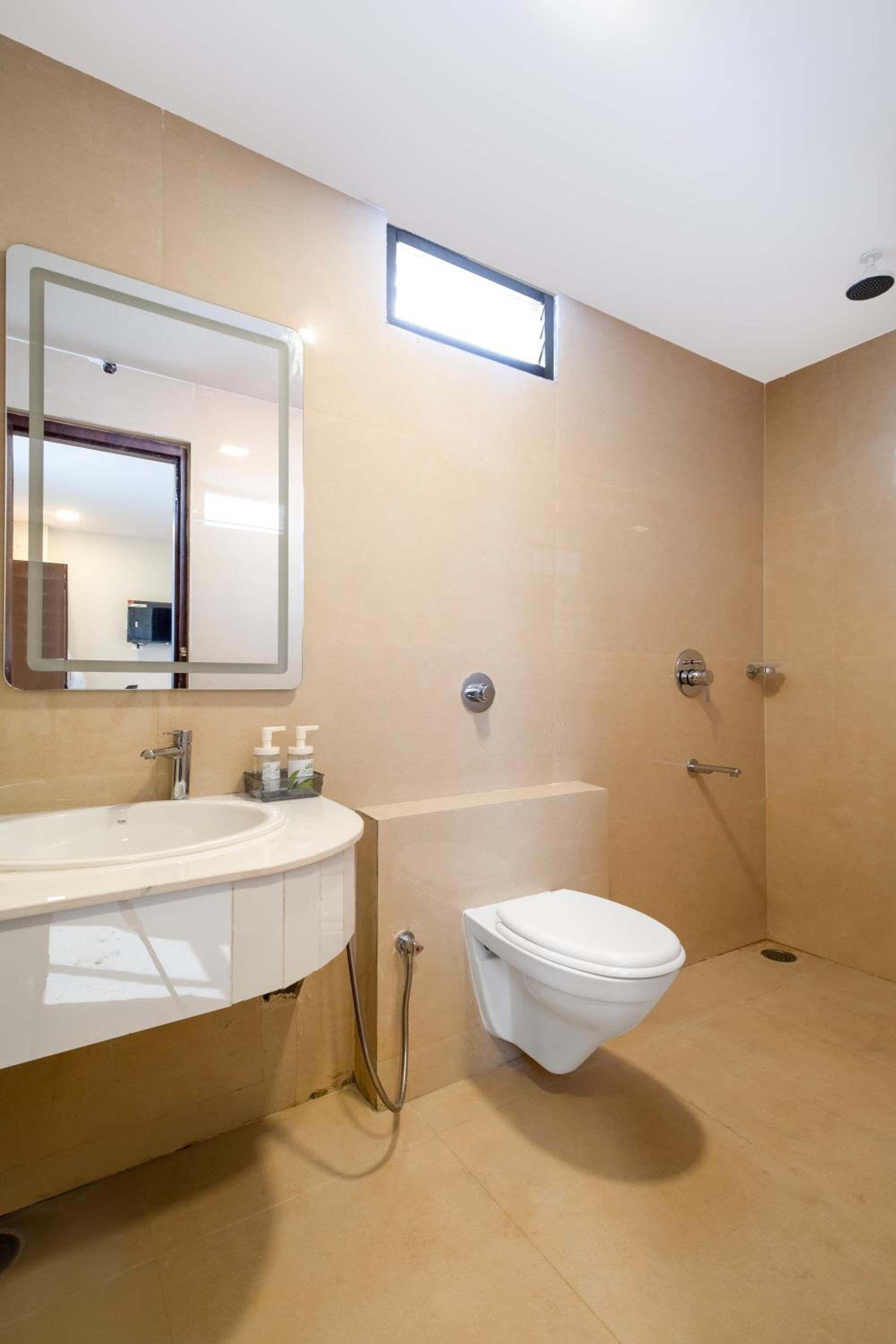 Large Double or Twin Room photo 2