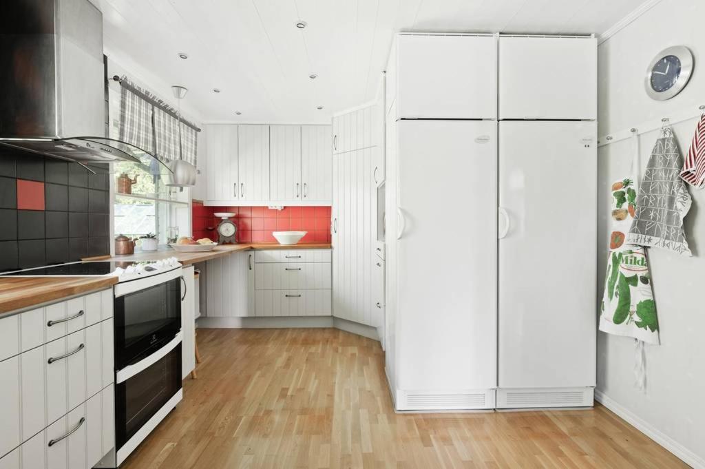 Four-Bedroom House photo 3
