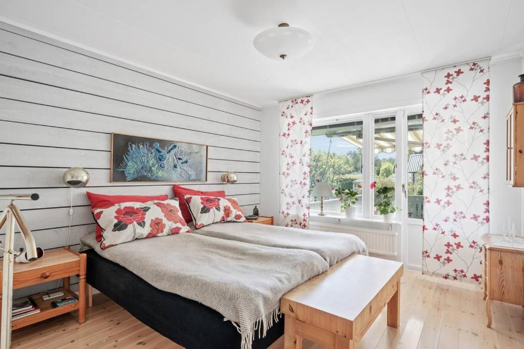 Four-Bedroom House photo 1