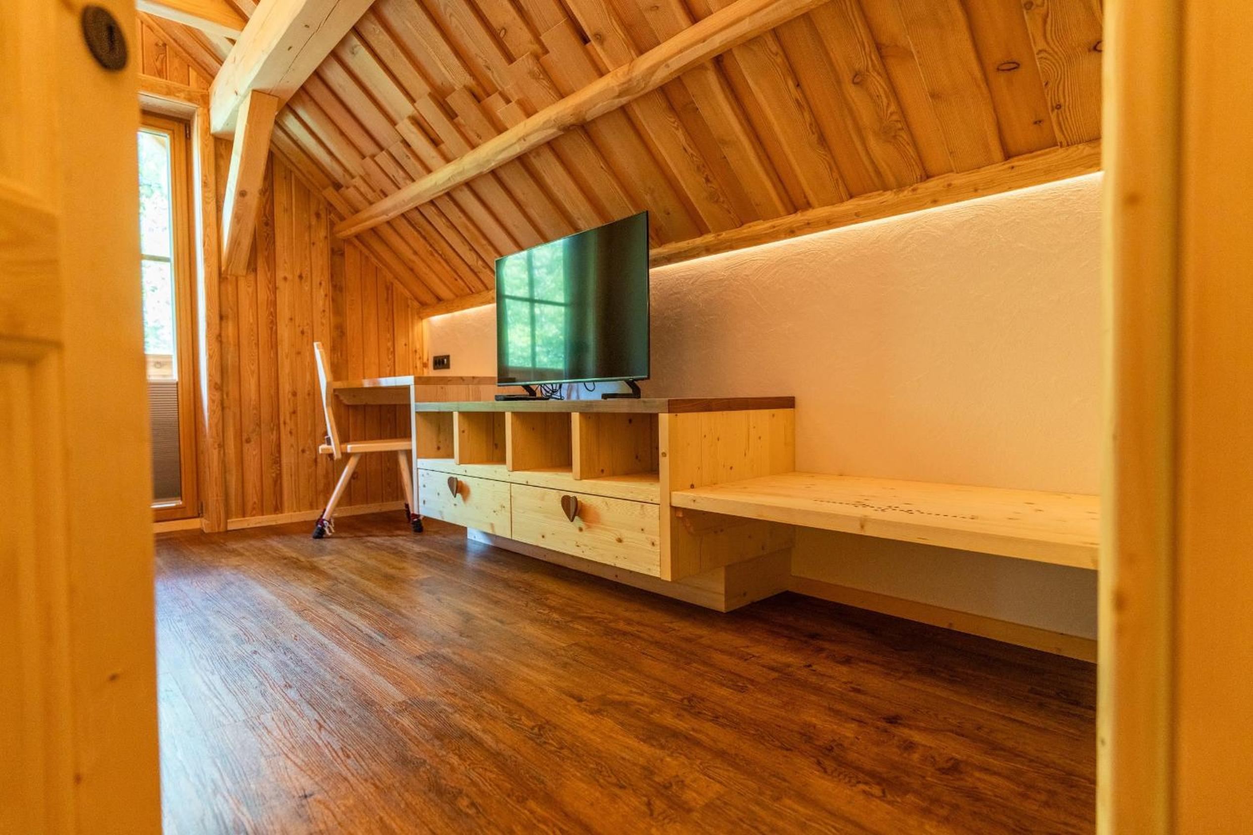Chalet PRSIVEC with Mountain - River View, Fireplace and Sauna - Photo 10