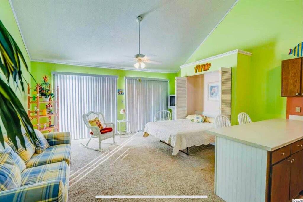 One-Bedroom Apartment photo 1