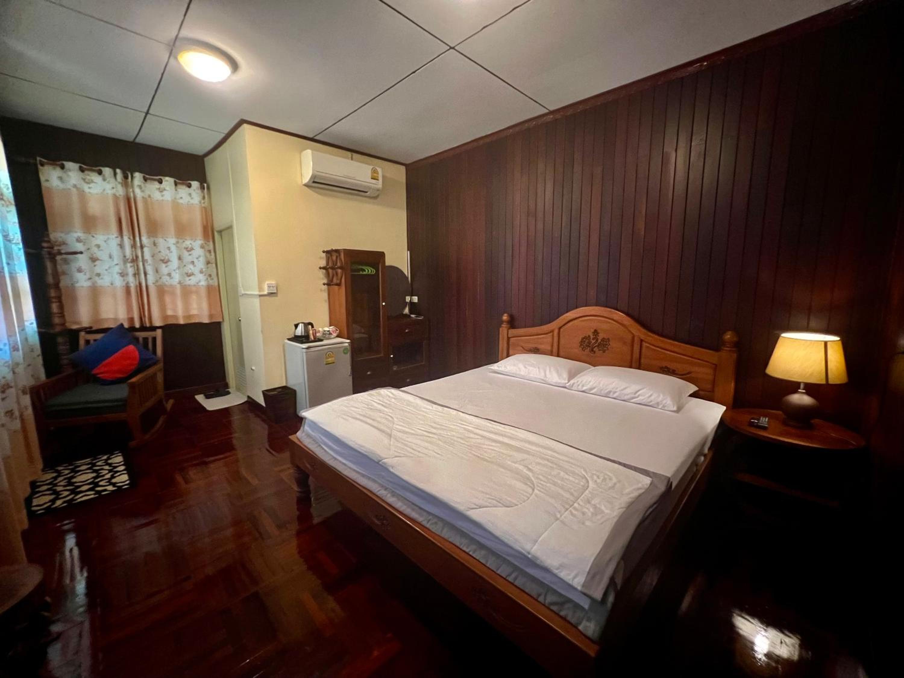 Deluxe Double Room with Balcony - Photo 2