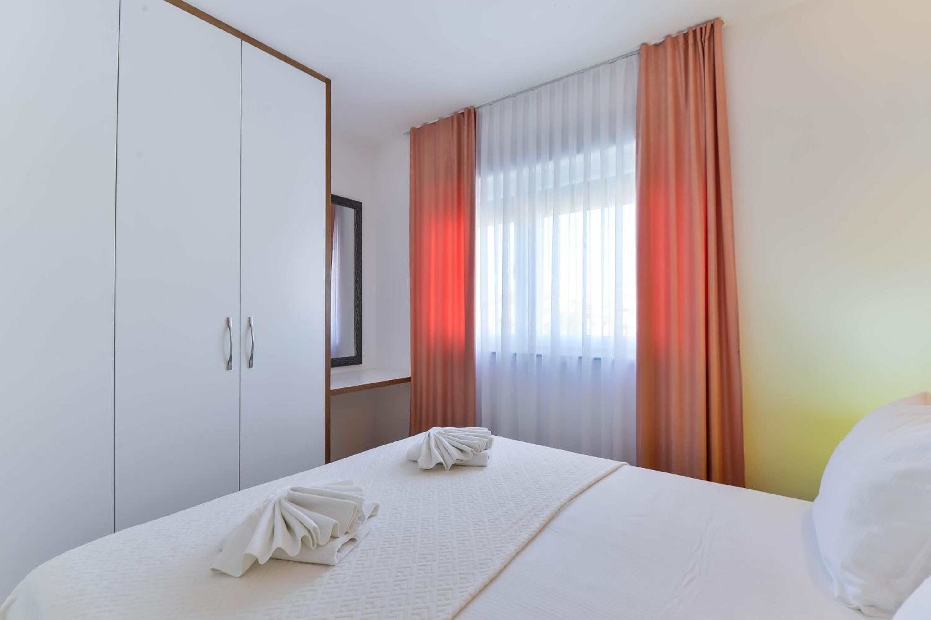 One-Bedroom Apartment with Sea View photo 1