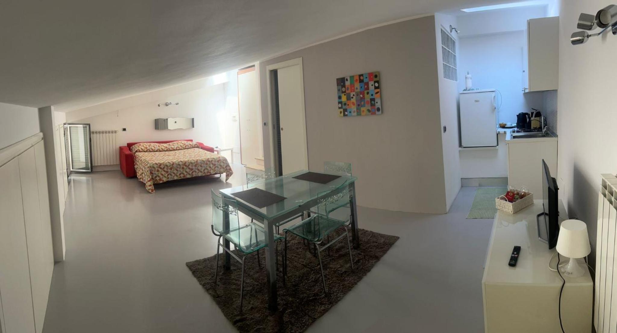 One-Bedroom Apartment photo 1