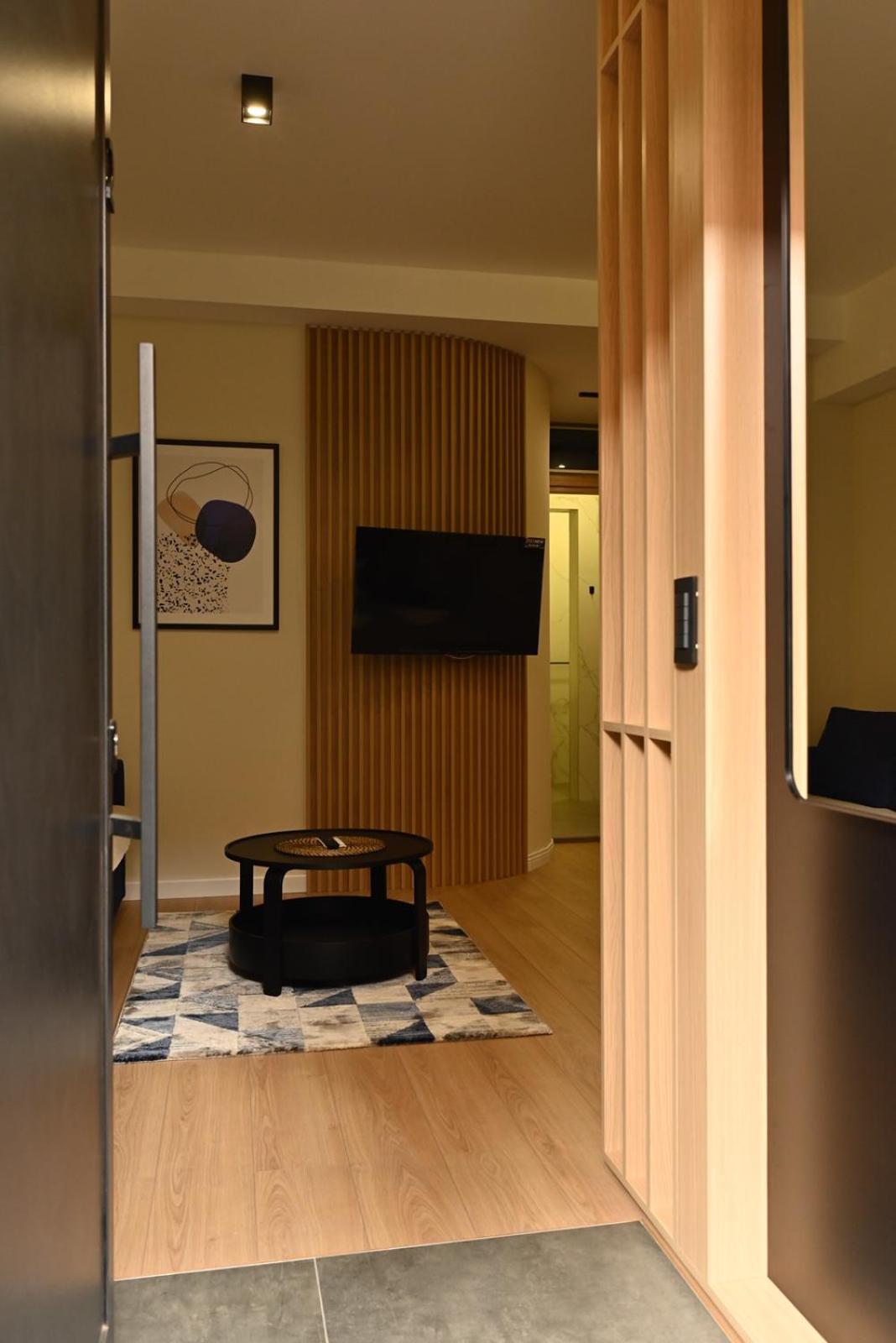 One-Bedroom Apartment photo 3