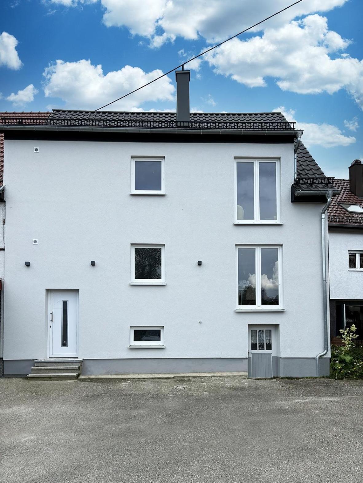Four-Bedroom House photo 2