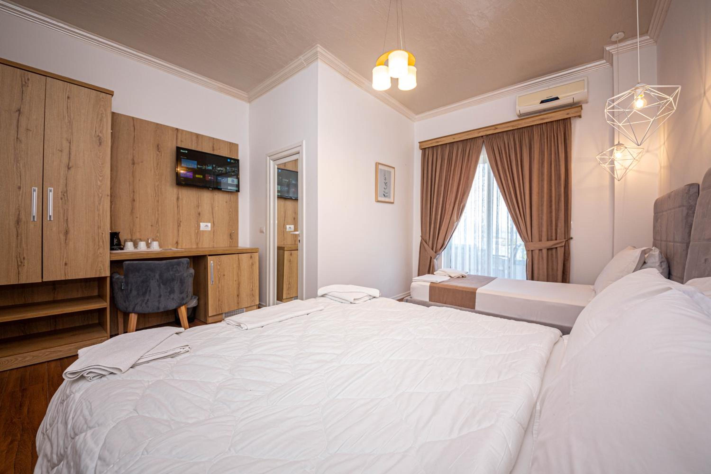 Triple Room with Balcony and Sea View photo 3