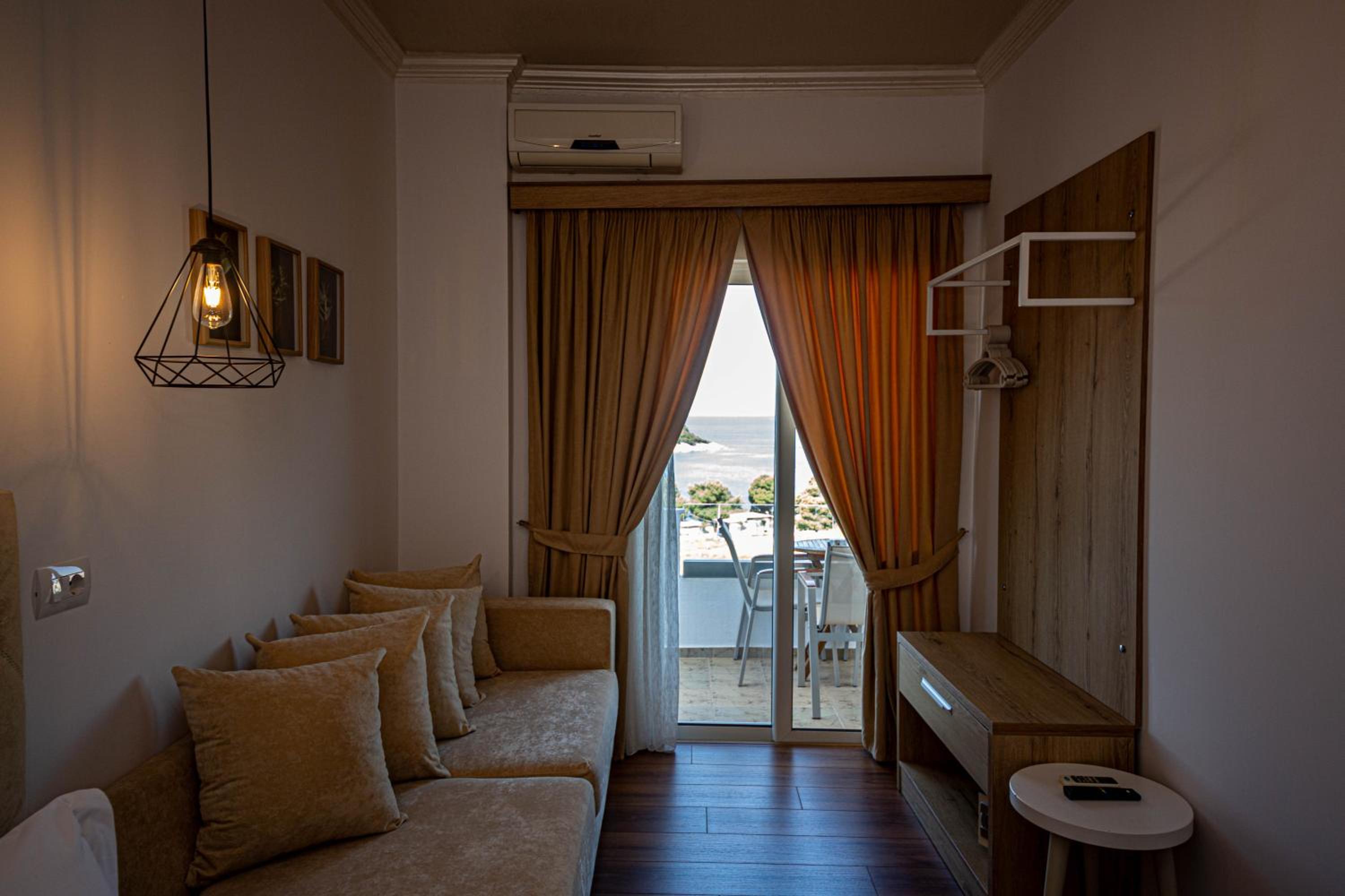 Superior Double Room with Balcony and Sea View