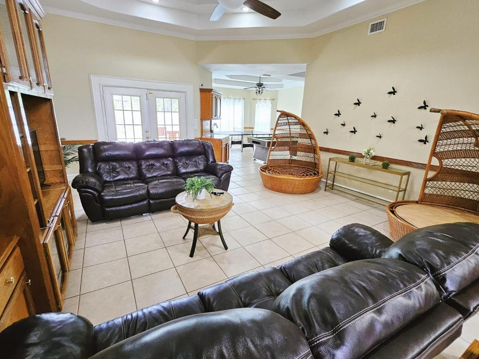 Family Room photo 1