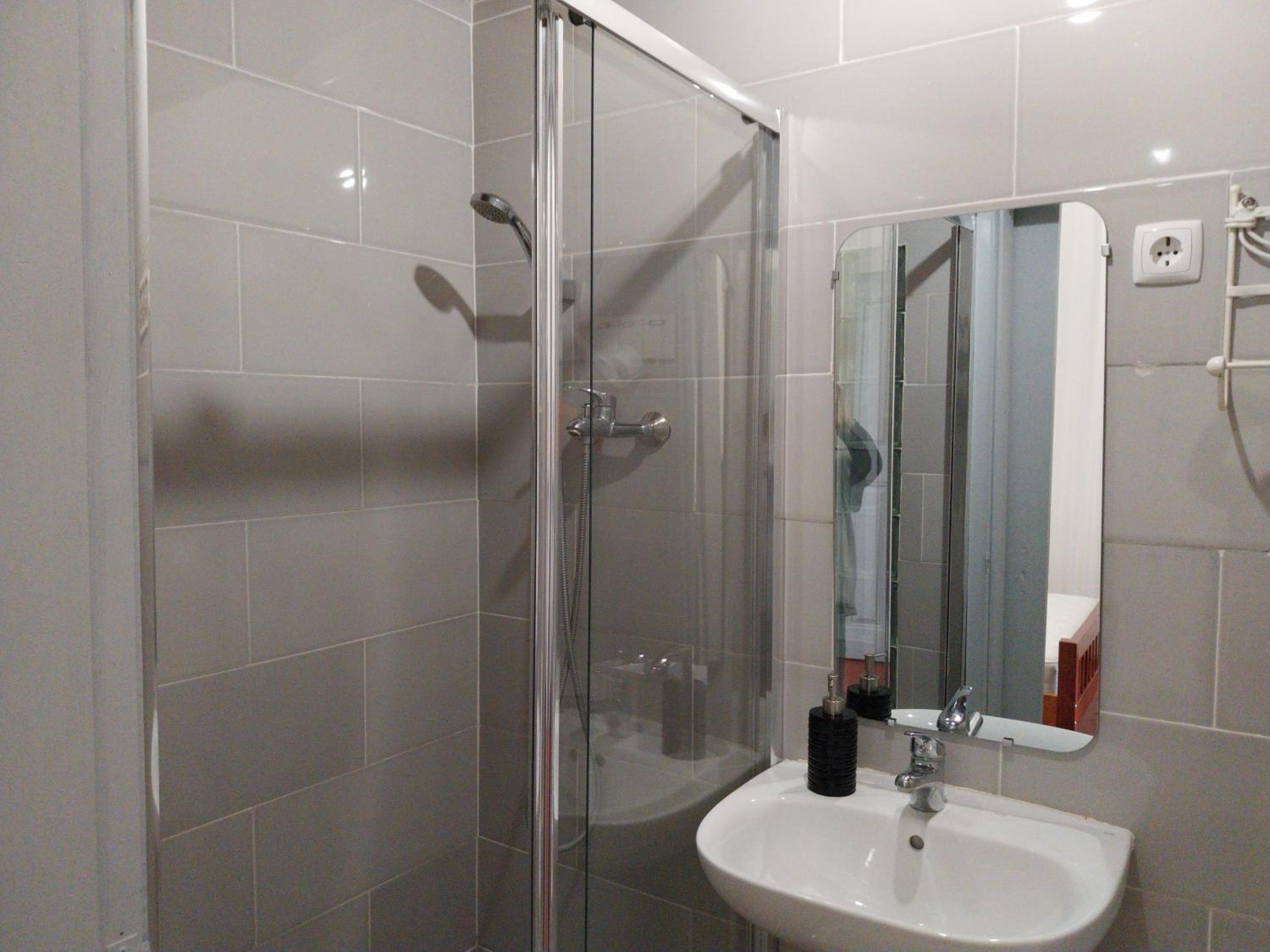 One-Bedroom House - Photo 28