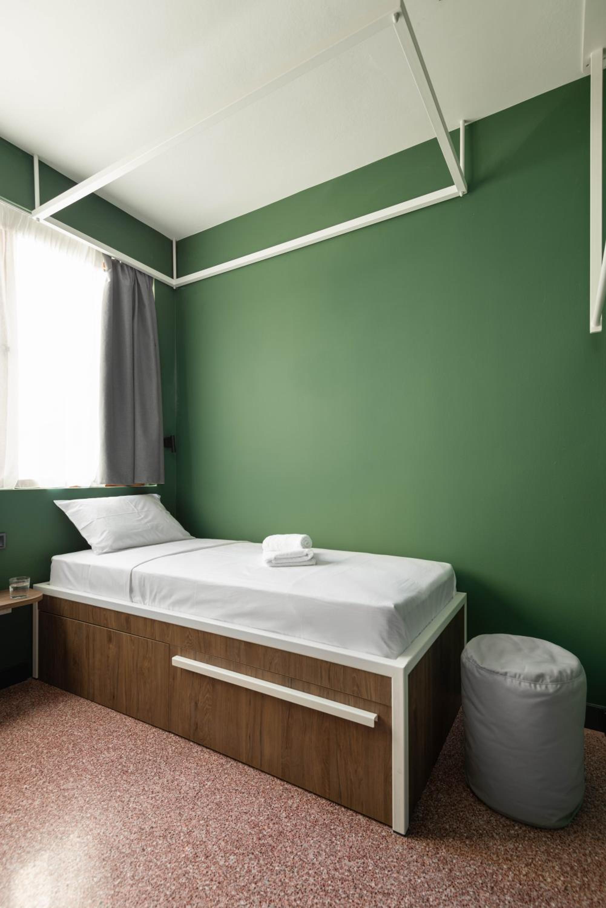Twin Room - Photo 2