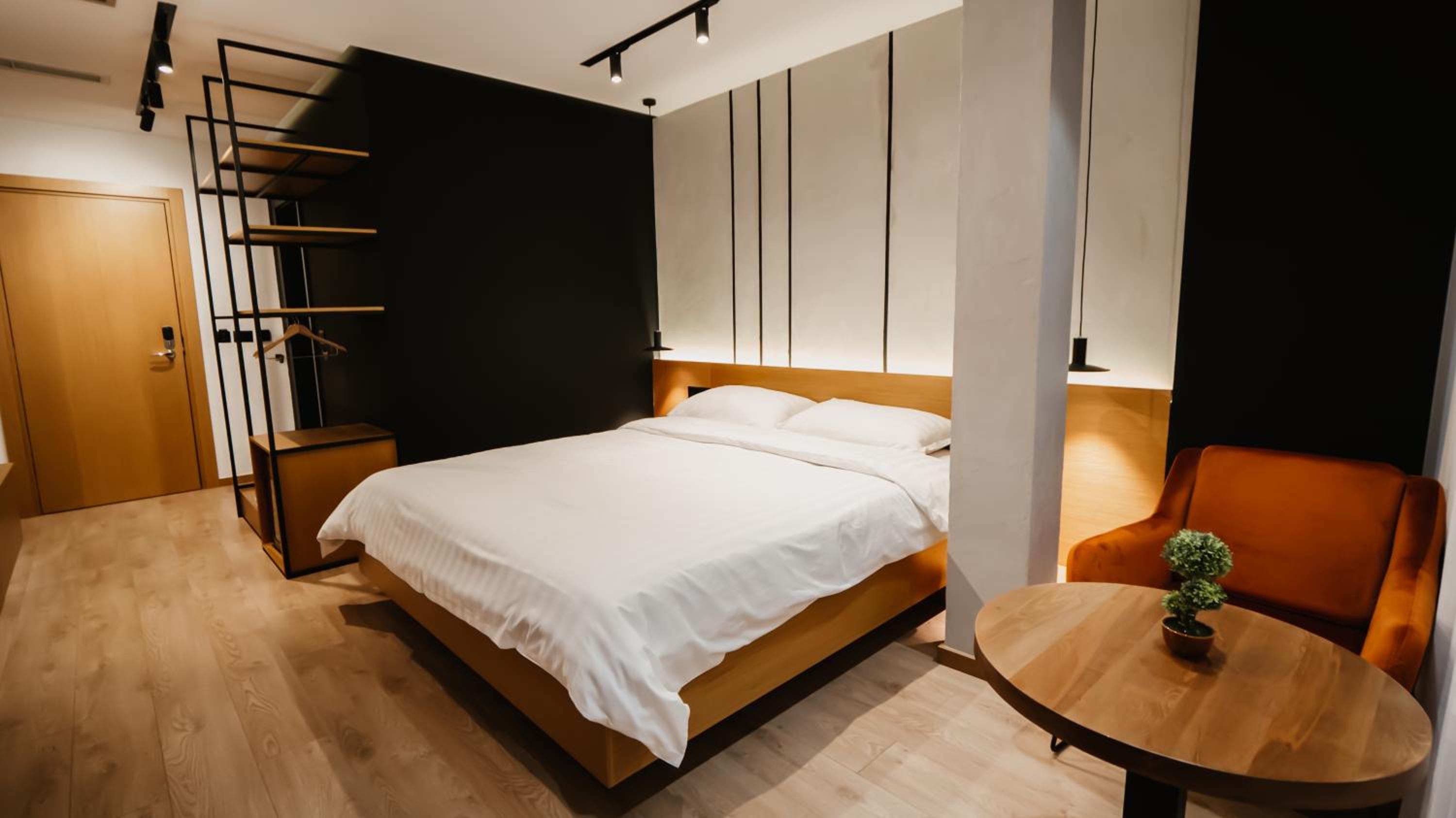 Deluxe Double Room (2 Adults + 1 Child) photo 2