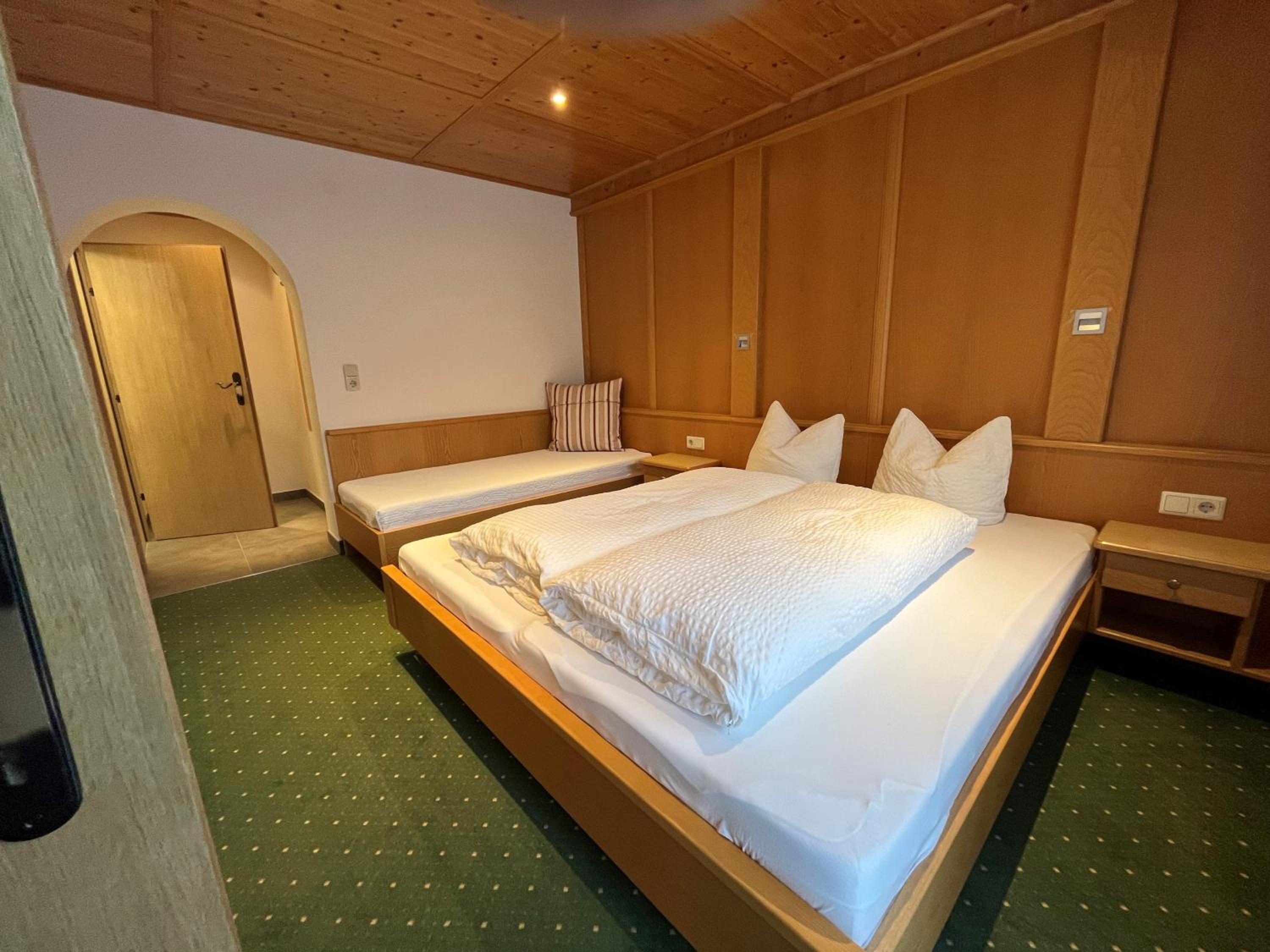 Two-Bedroom Apartment with Balcony photo 2