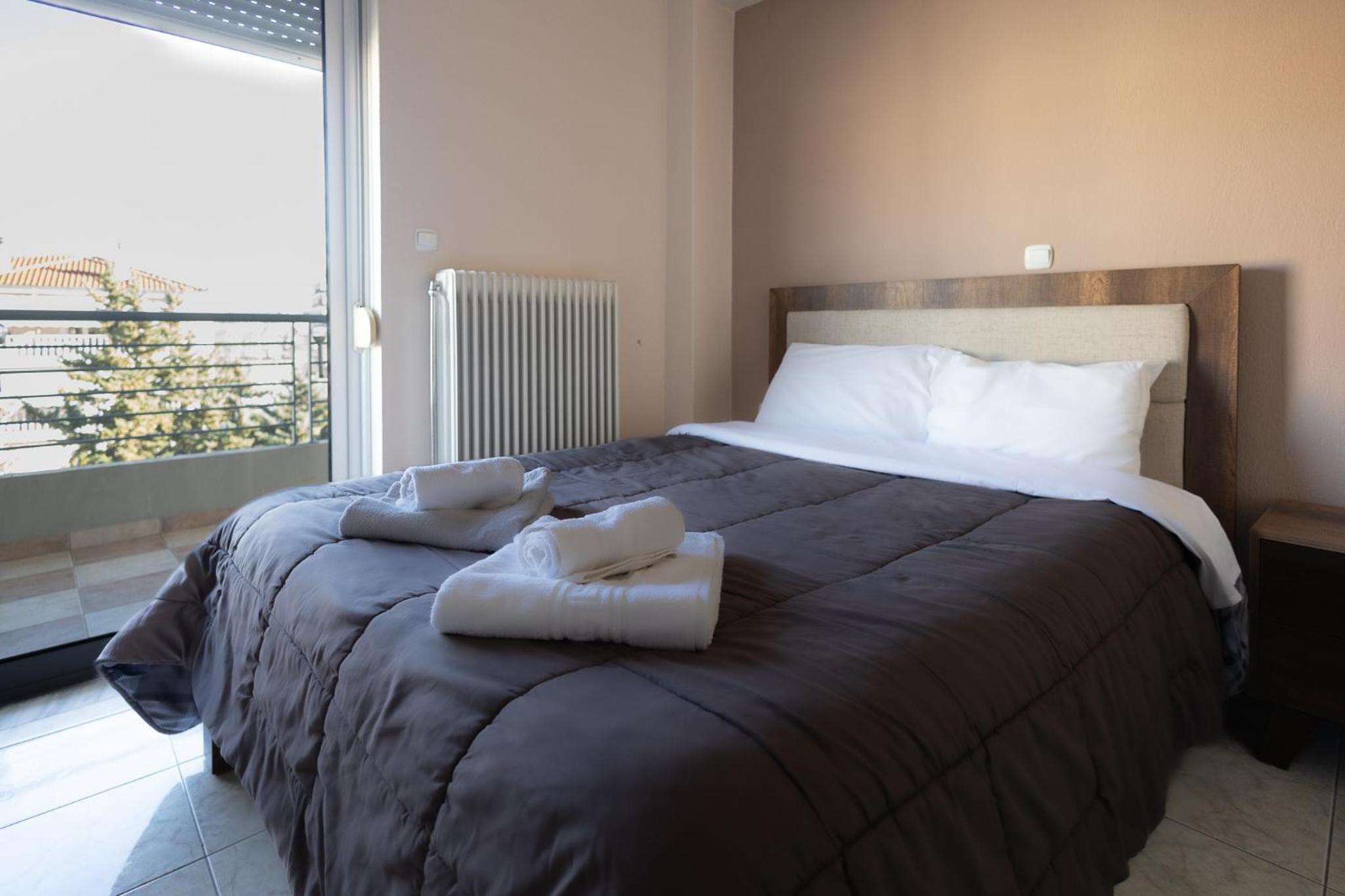 One-Bedroom Apartment - Photo 1