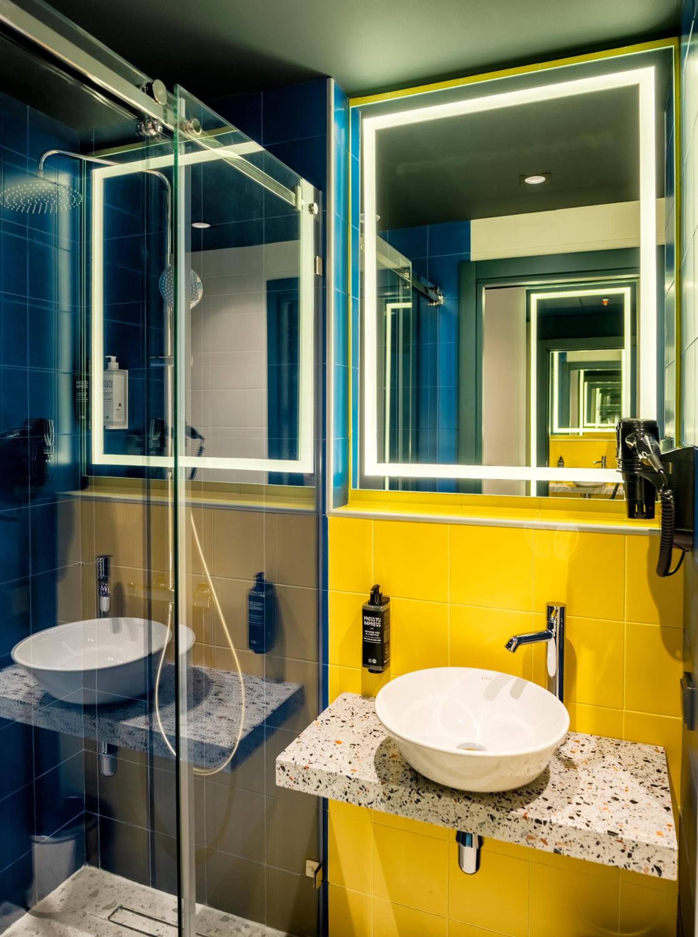 Standard Double Room - Photo 5
