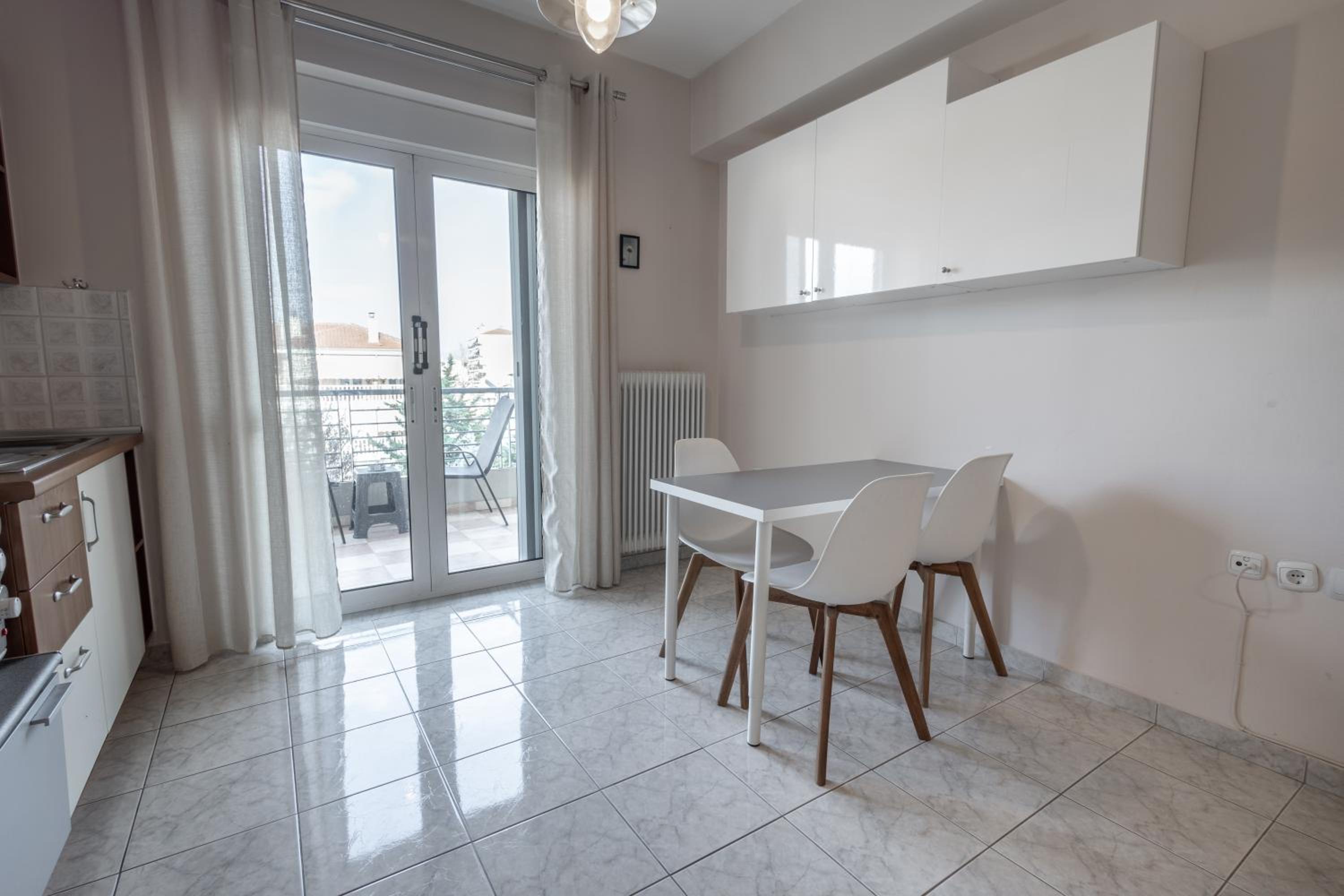 One-Bedroom Apartment - Photo 12