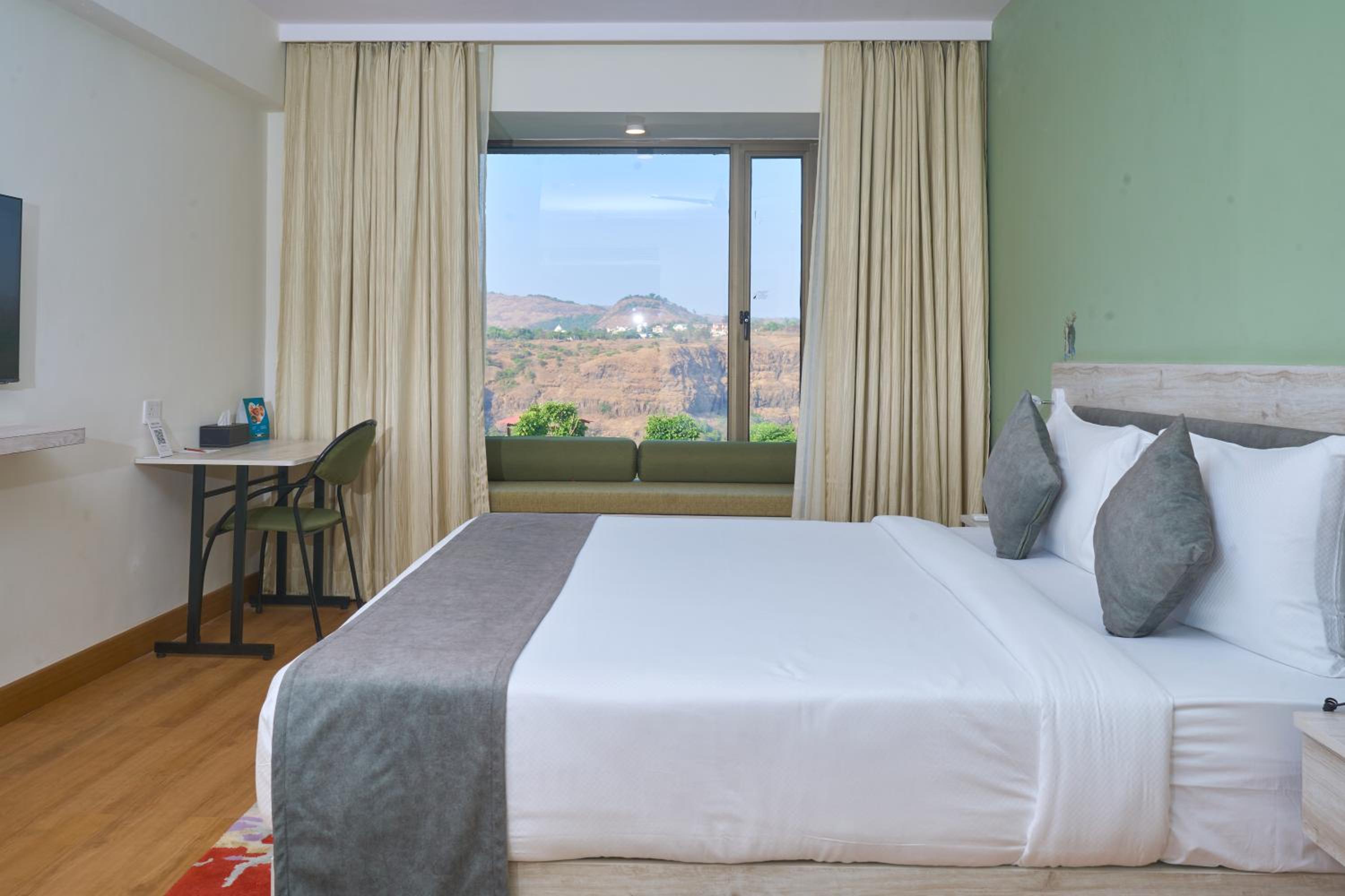 Superior Valley View Room - Photo 1