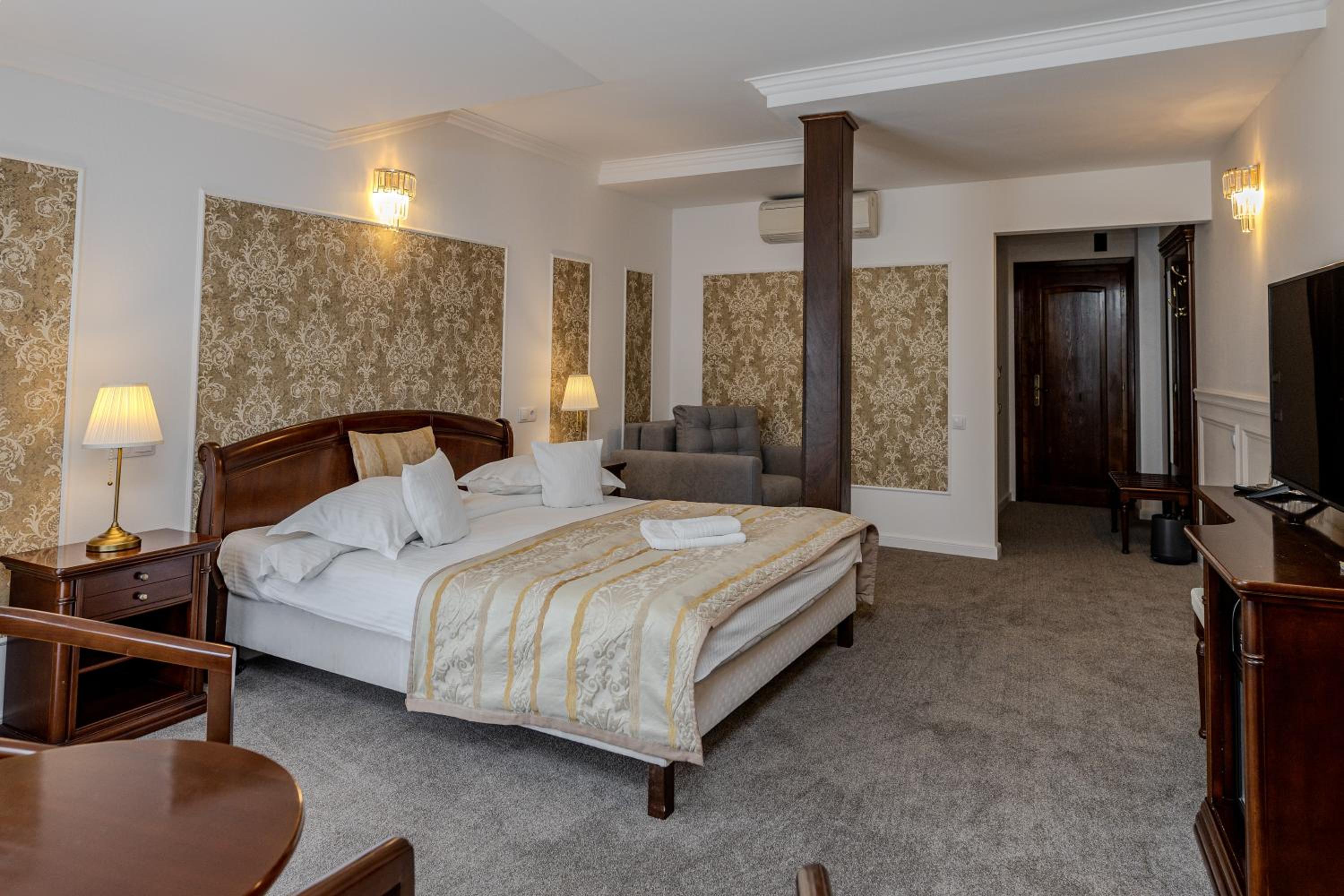 Double Room - Photo 1