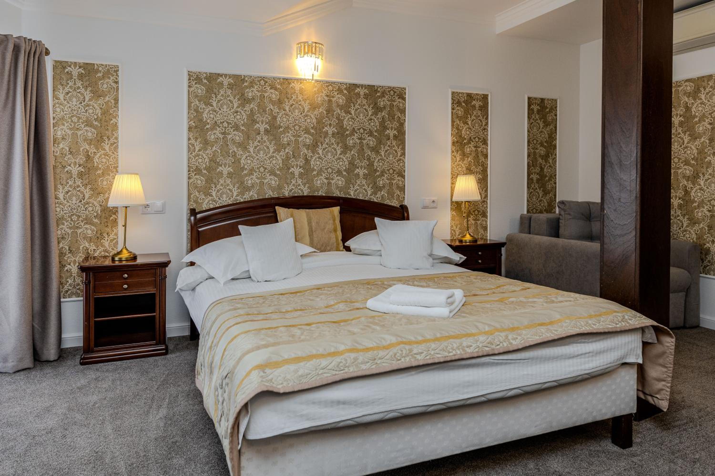 Double Room - Photo 6