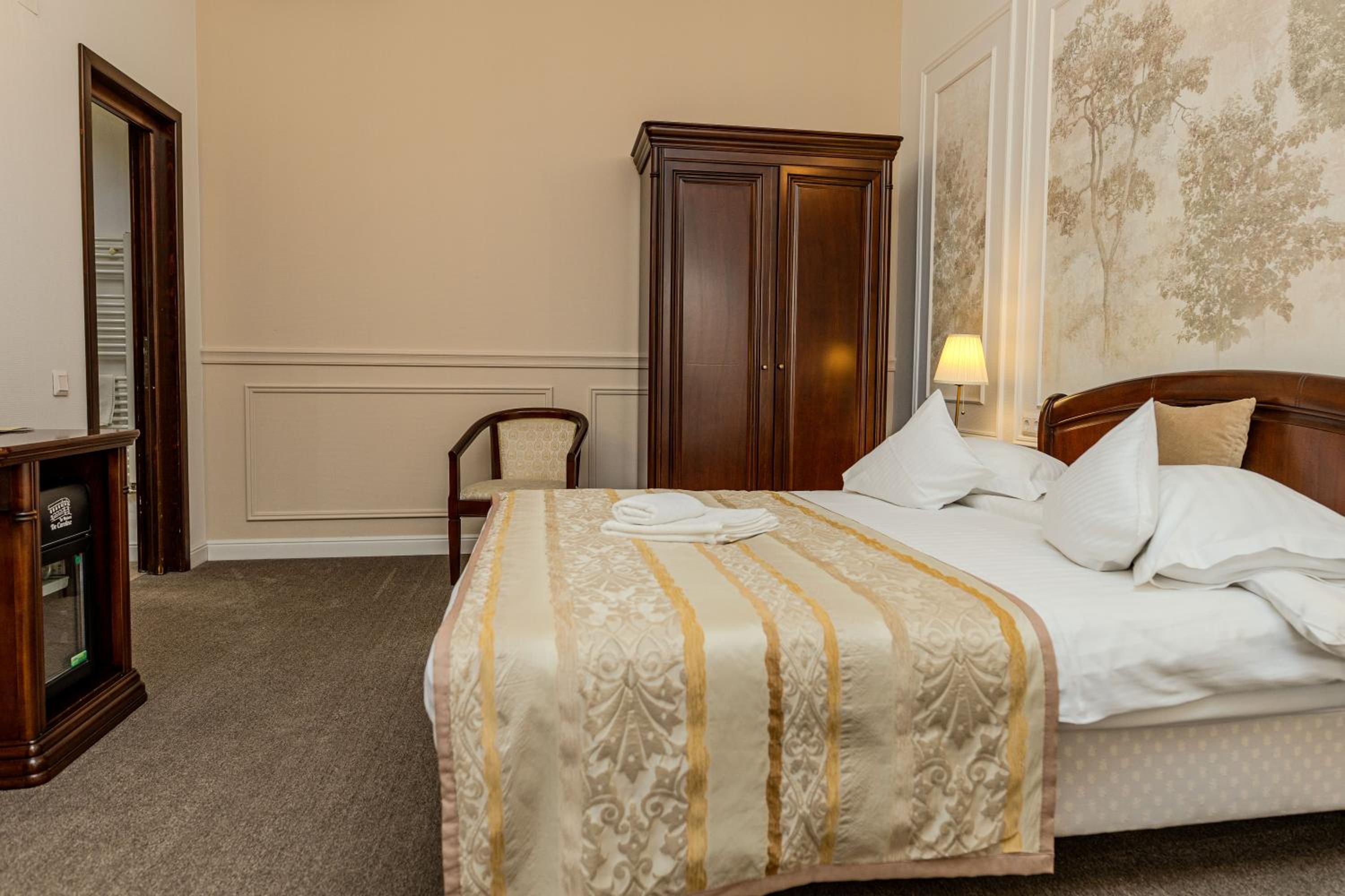 Double Room - Photo 14