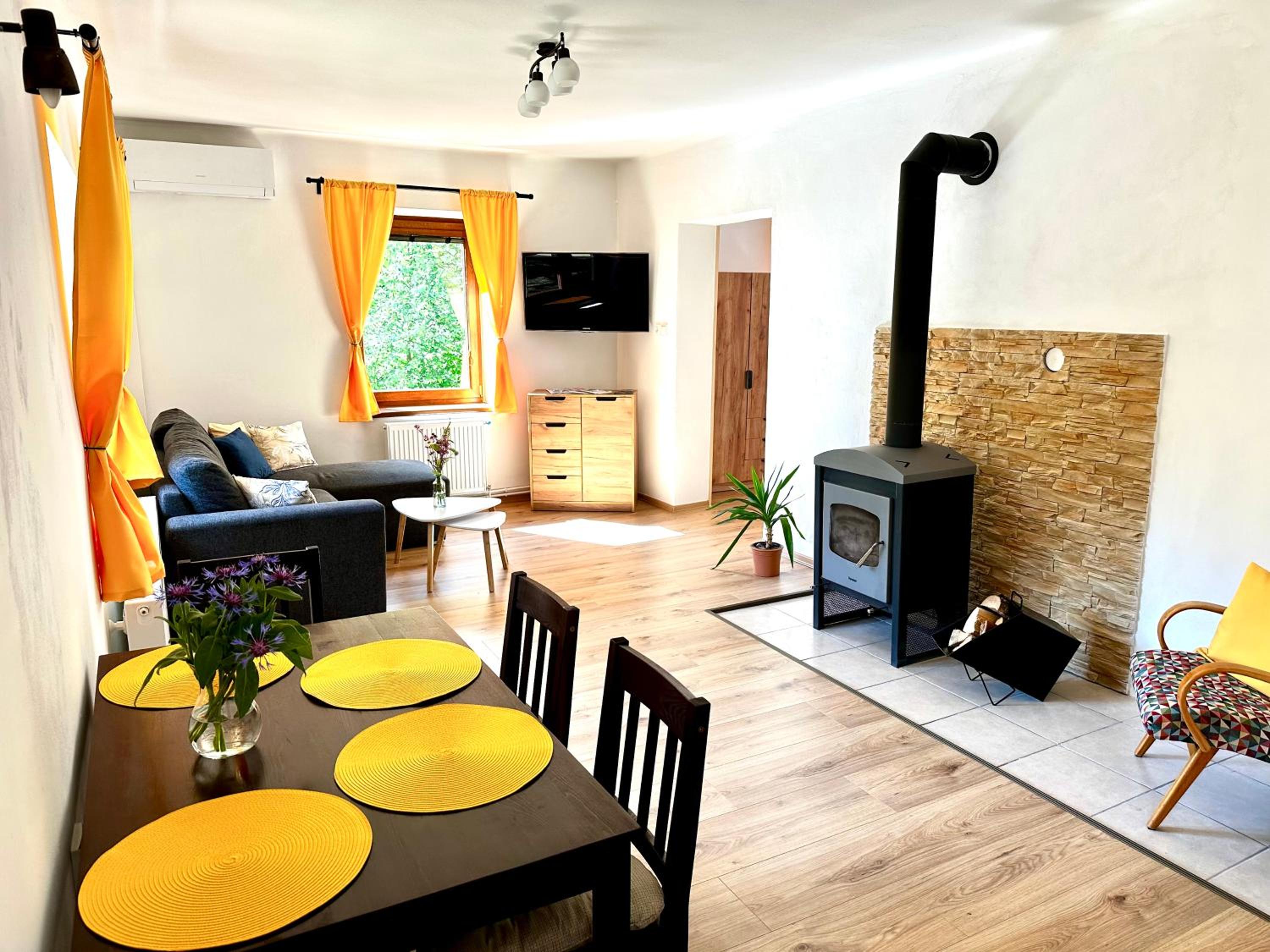 One-Bedroom House photo 1