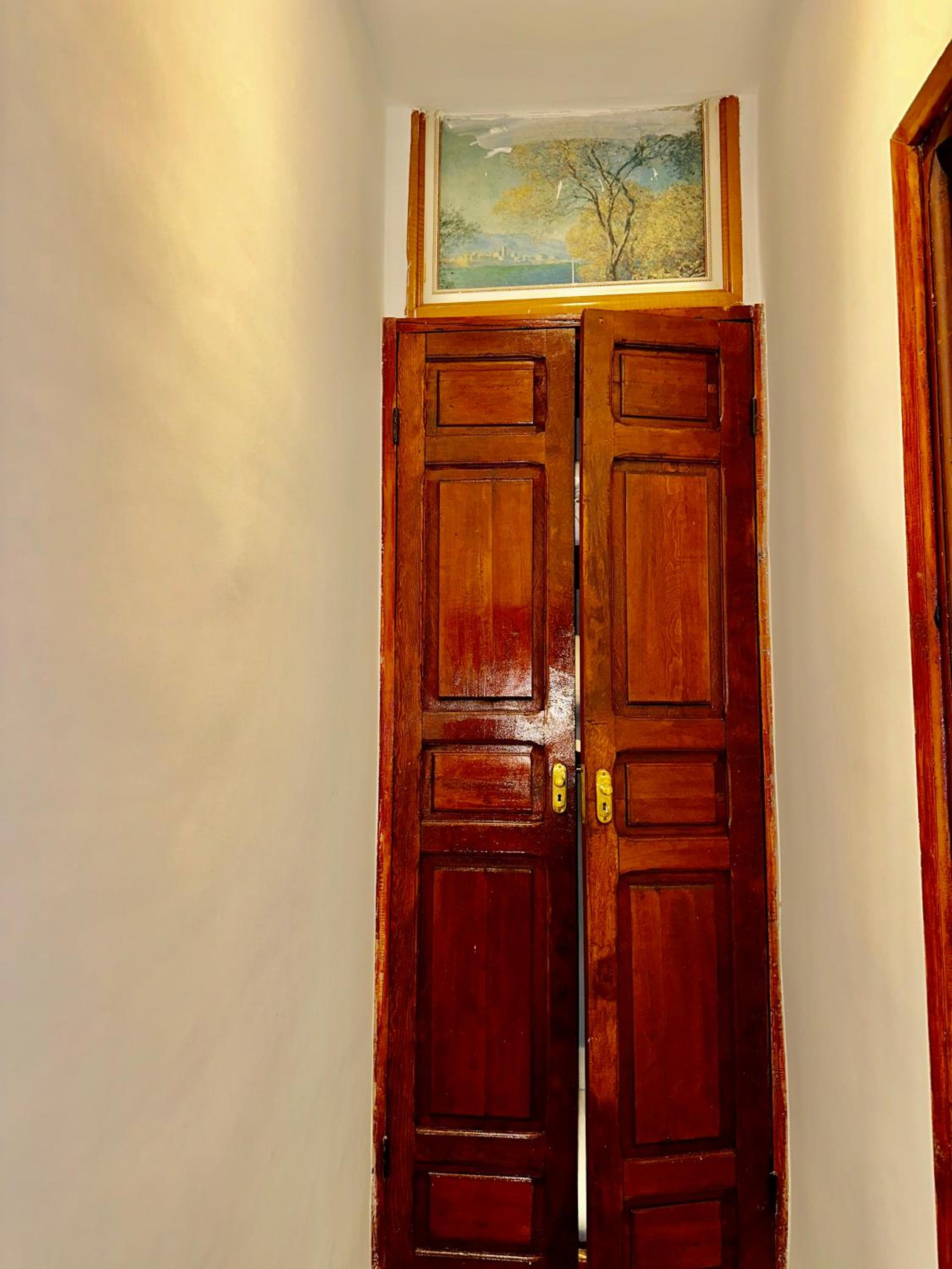 Superior Suite - Photo 9