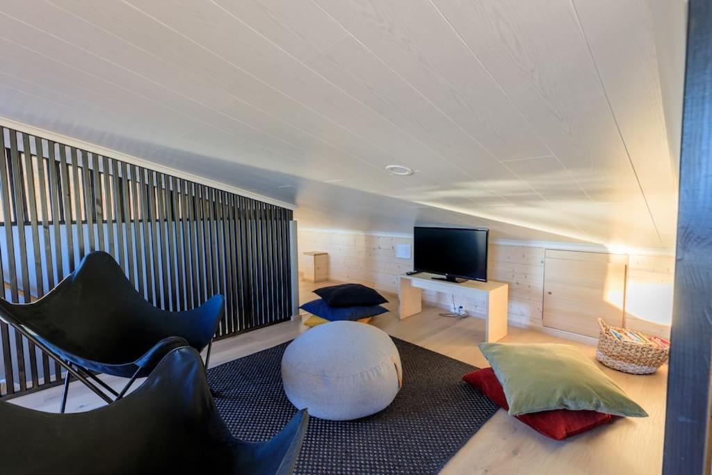 Four-Bedroom House photo 1