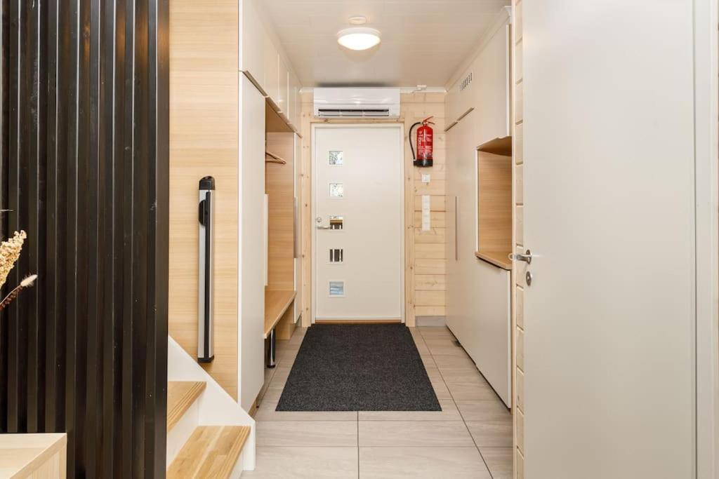 Four-Bedroom House photo 3