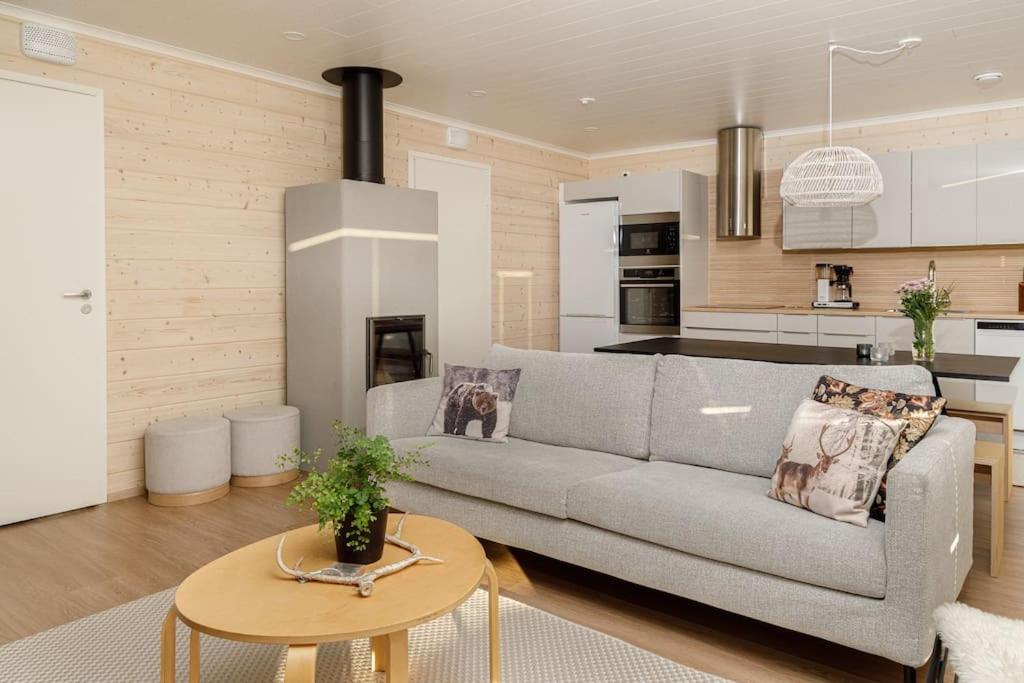 Four-Bedroom House photo 2