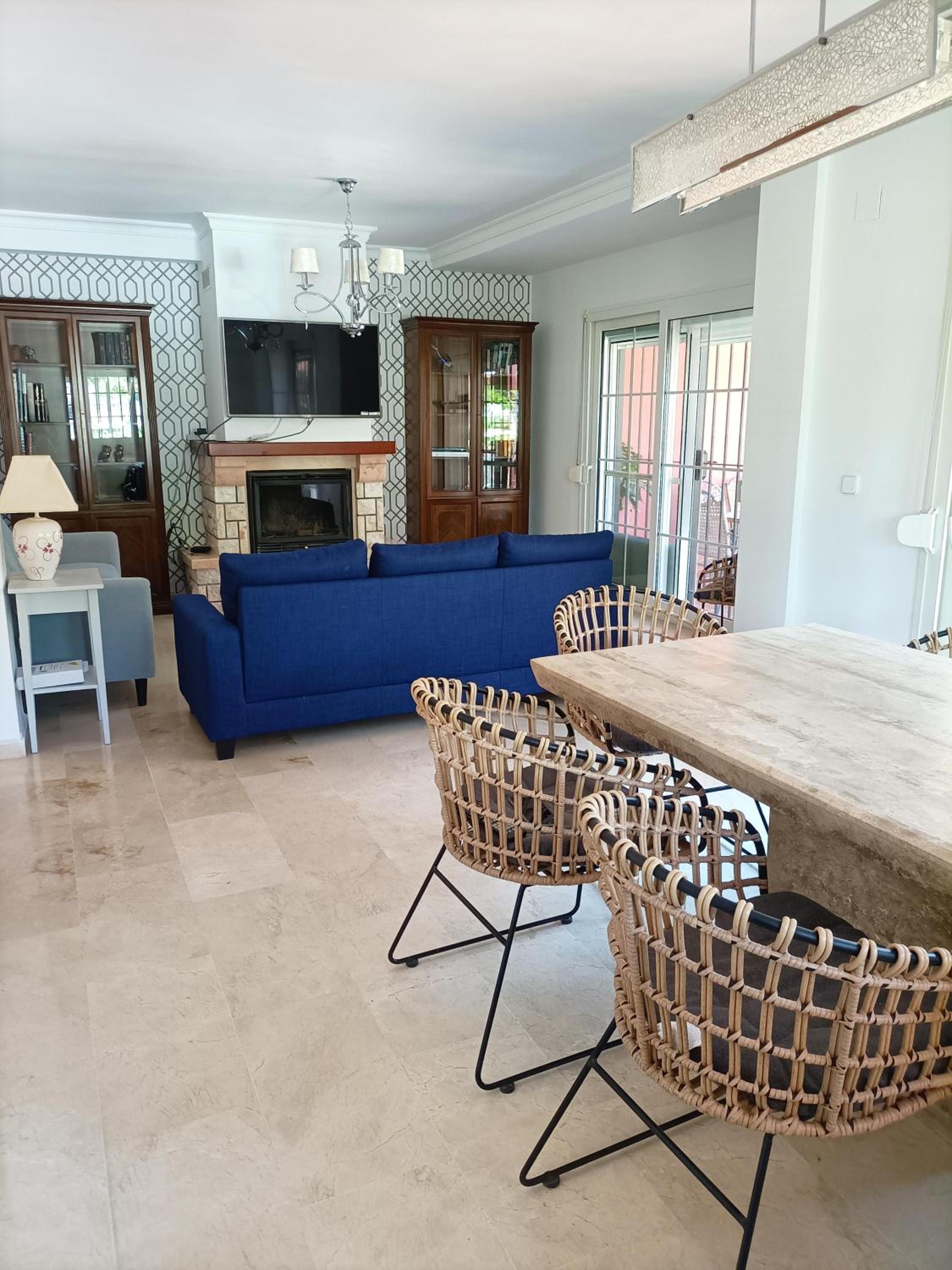Villa photo 3