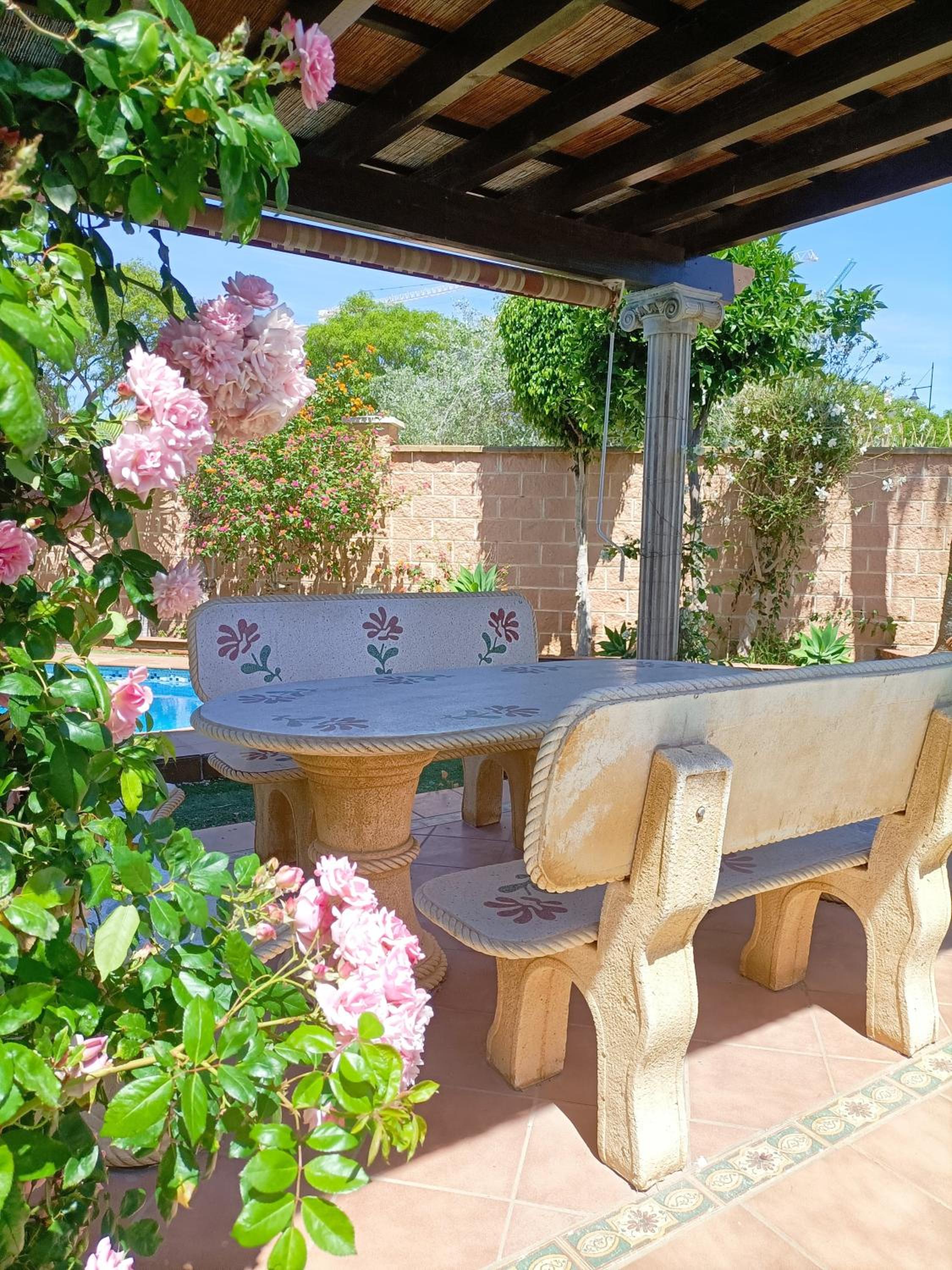 Villa photo 3