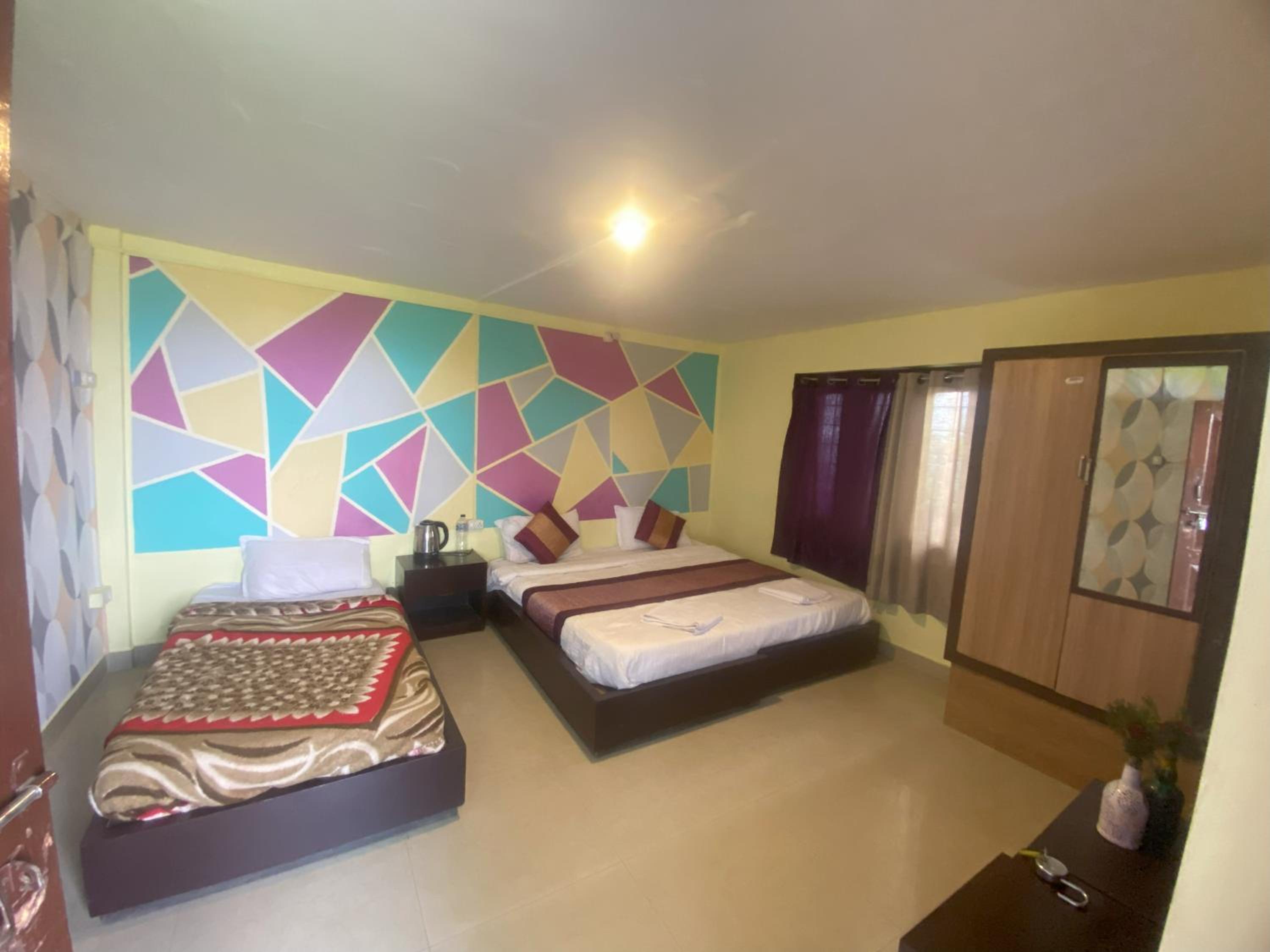 Basic Triple Room With Shared Bathroom photo 3