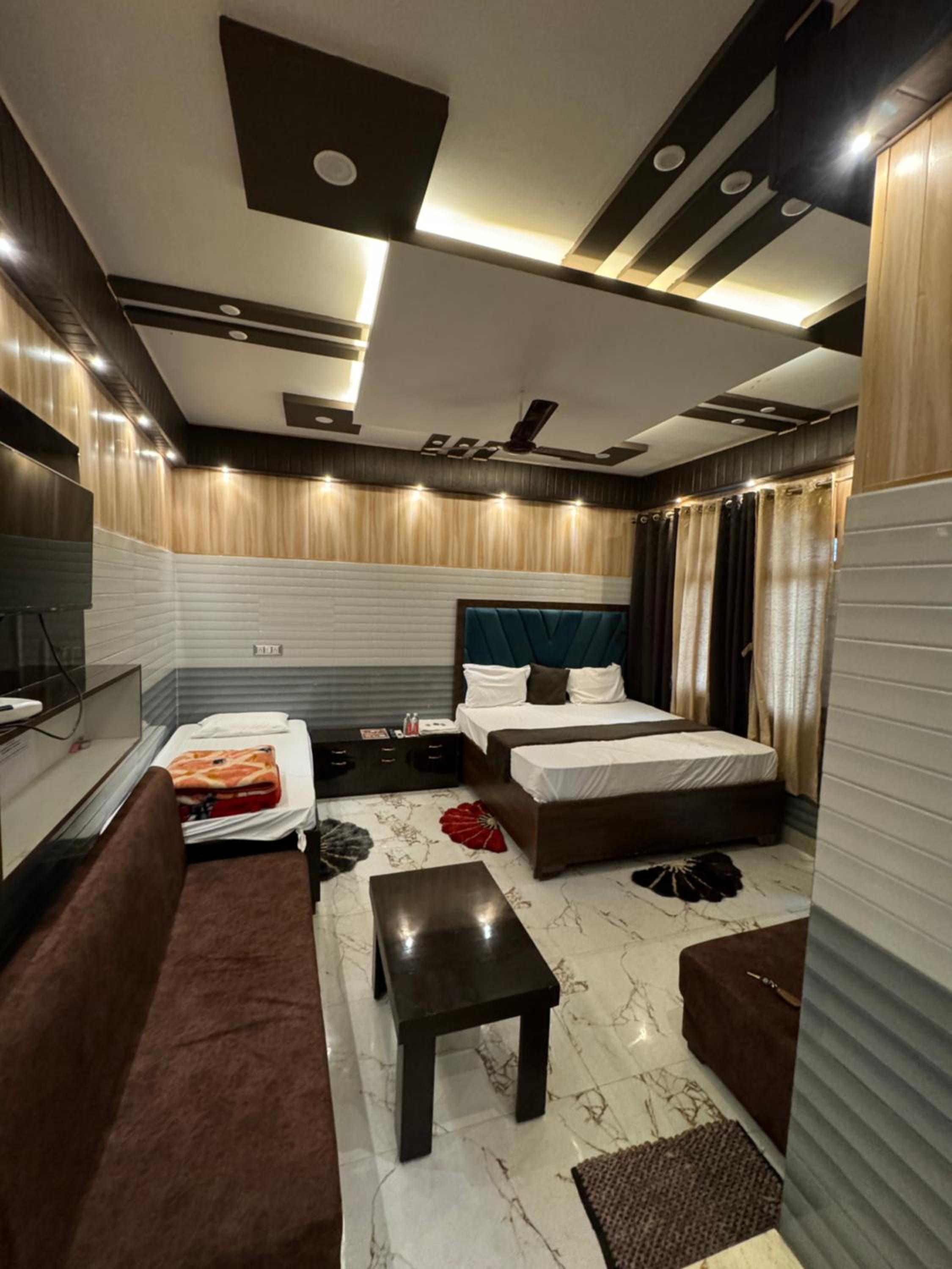 Double Room with Extra Bed photo 1