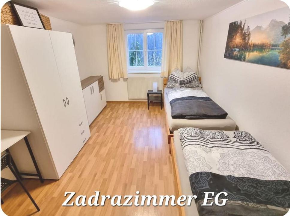 Standard Twin Room with Shared Bathroom photo 1