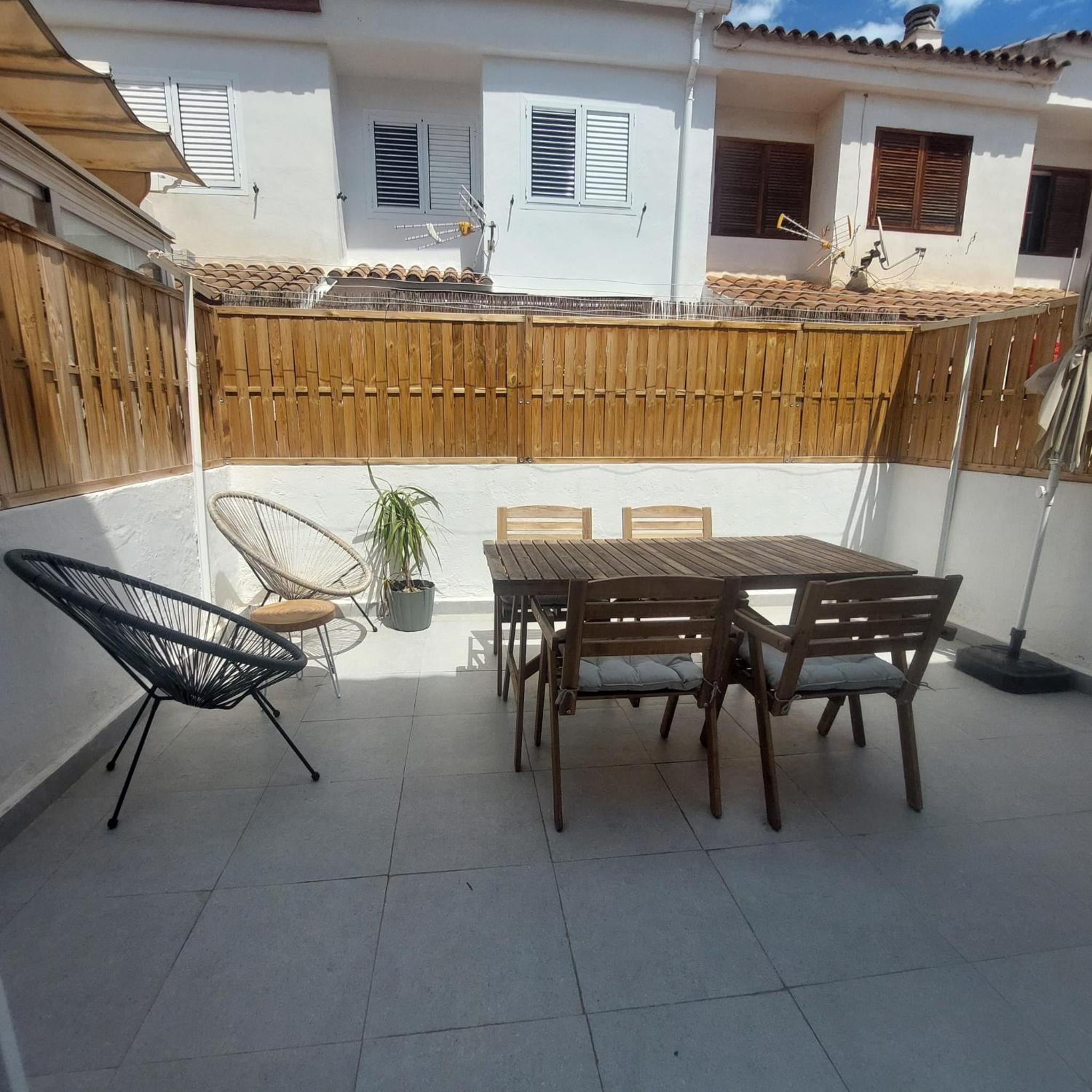 Three-Bedroom House photo 3