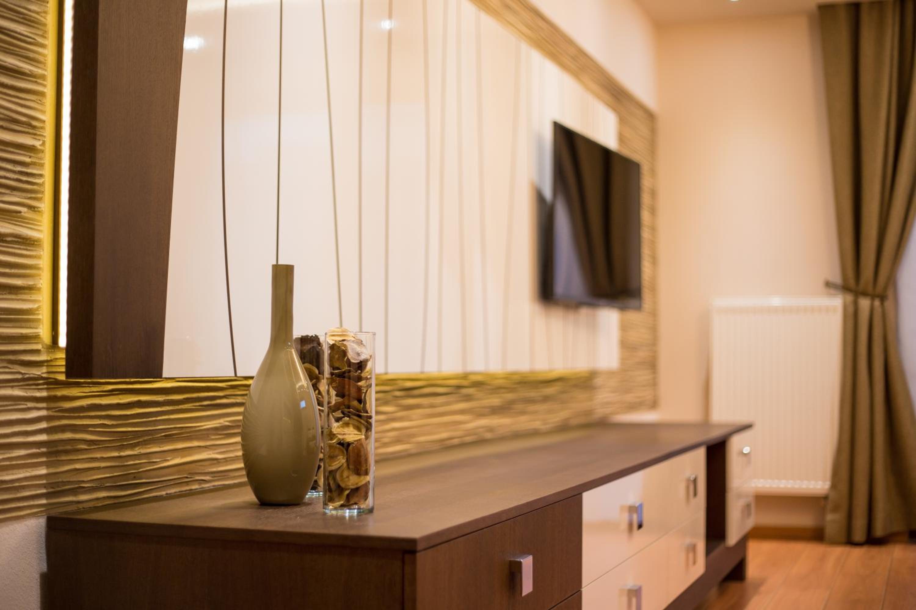 Studio Apartment - Photo 4