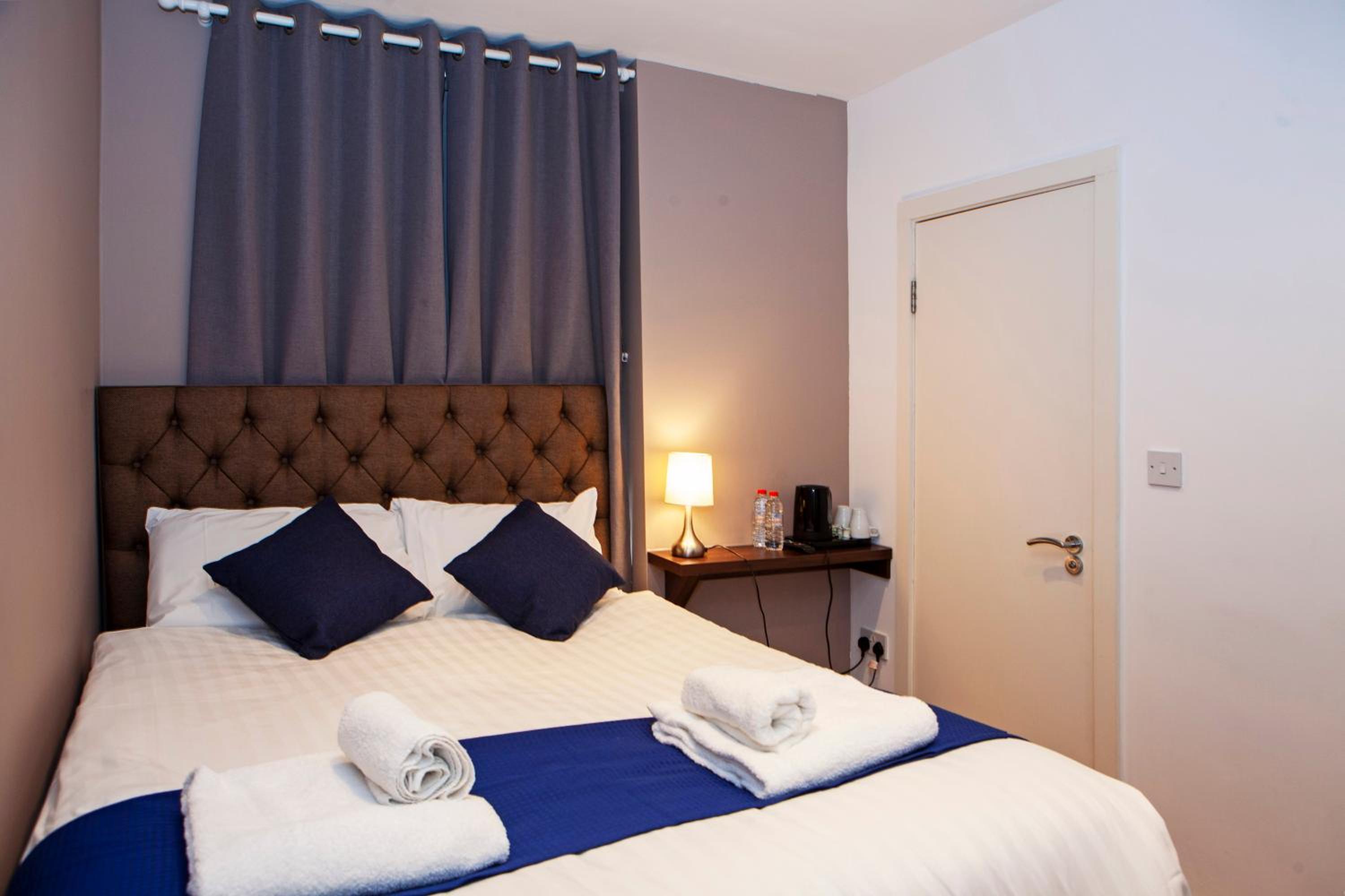 Deluxe King Room photo 1