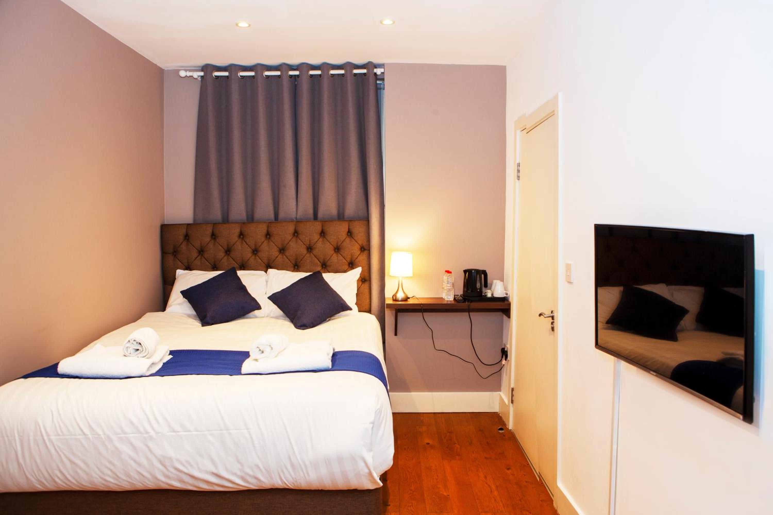 Deluxe King Room photo 3