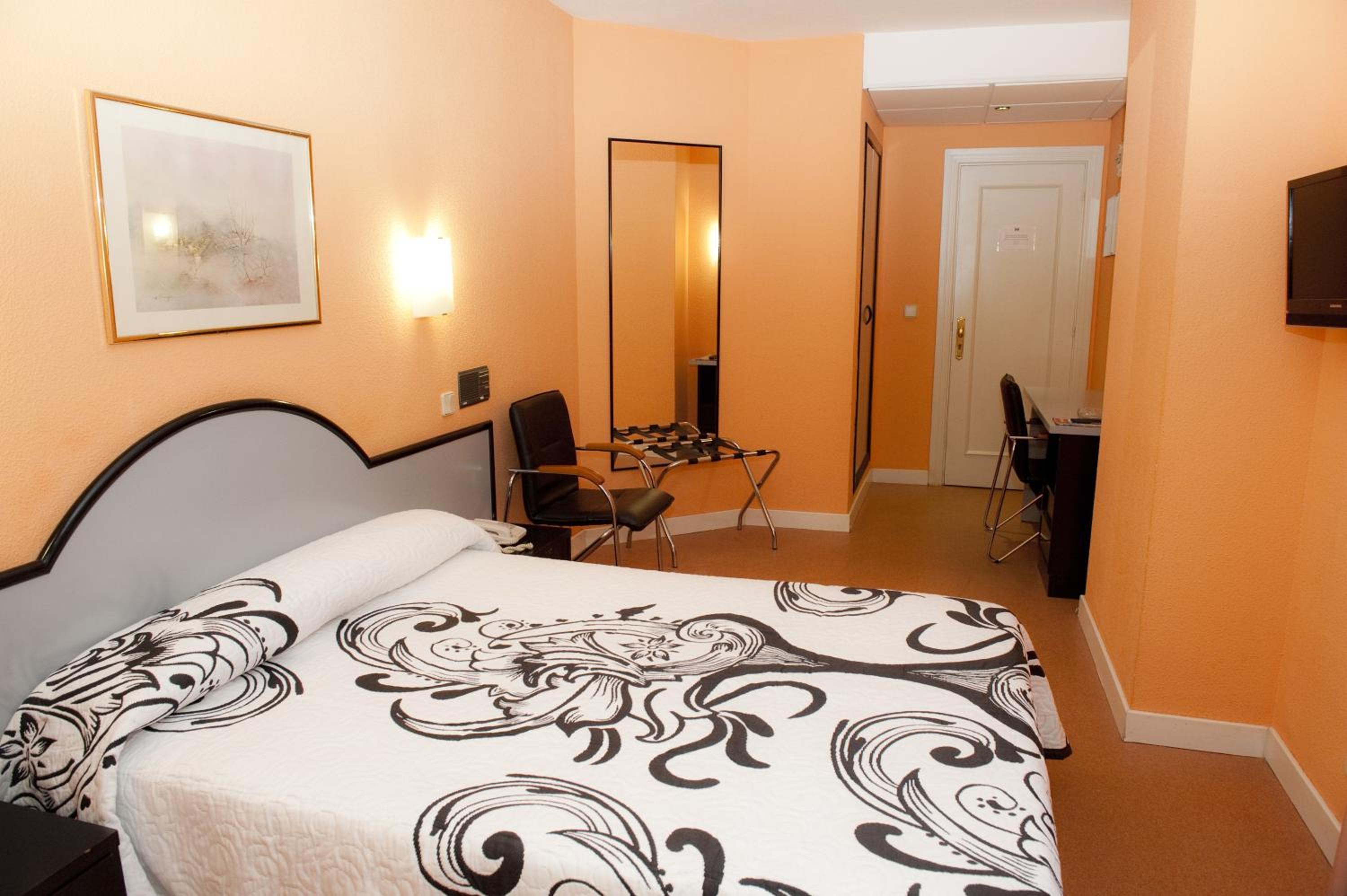 Double Room - Photo 1