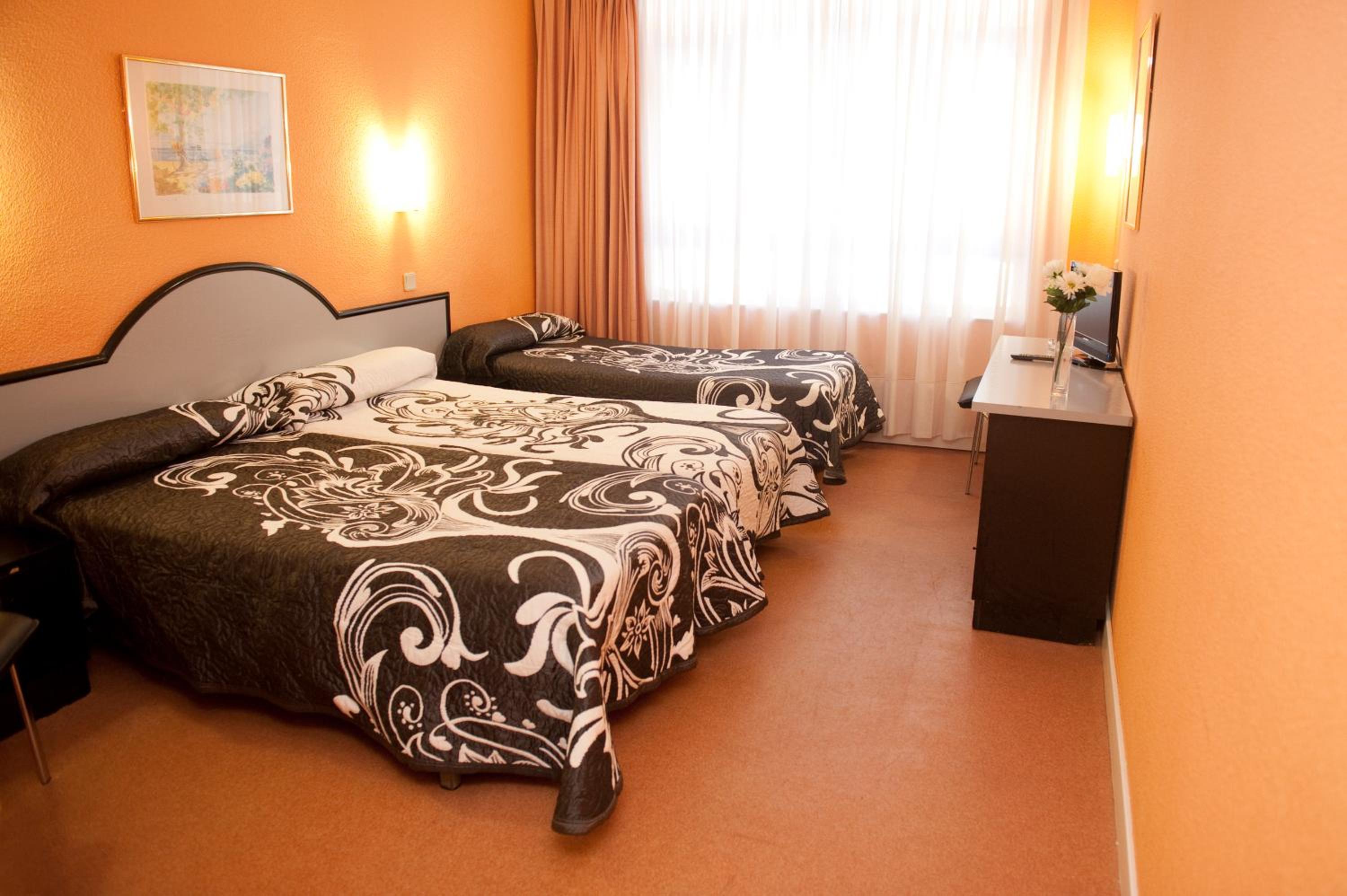 Triple Room - Photo 6