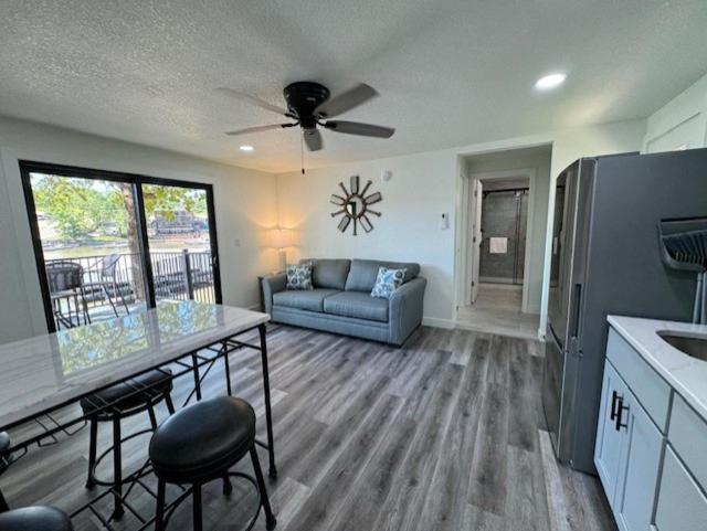 Private Lakefront Cabin photo 1