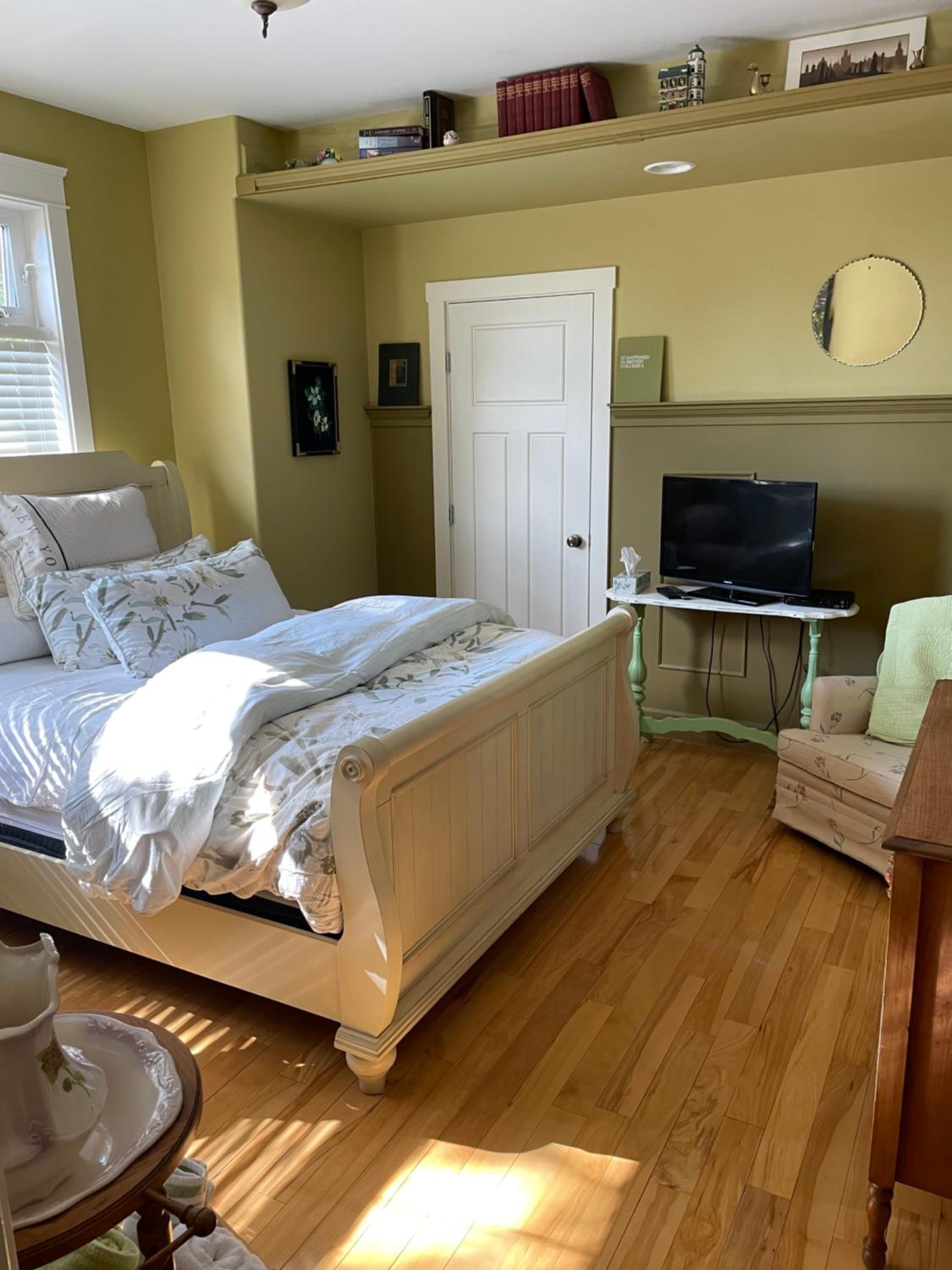 Standard Queen Room photo 2