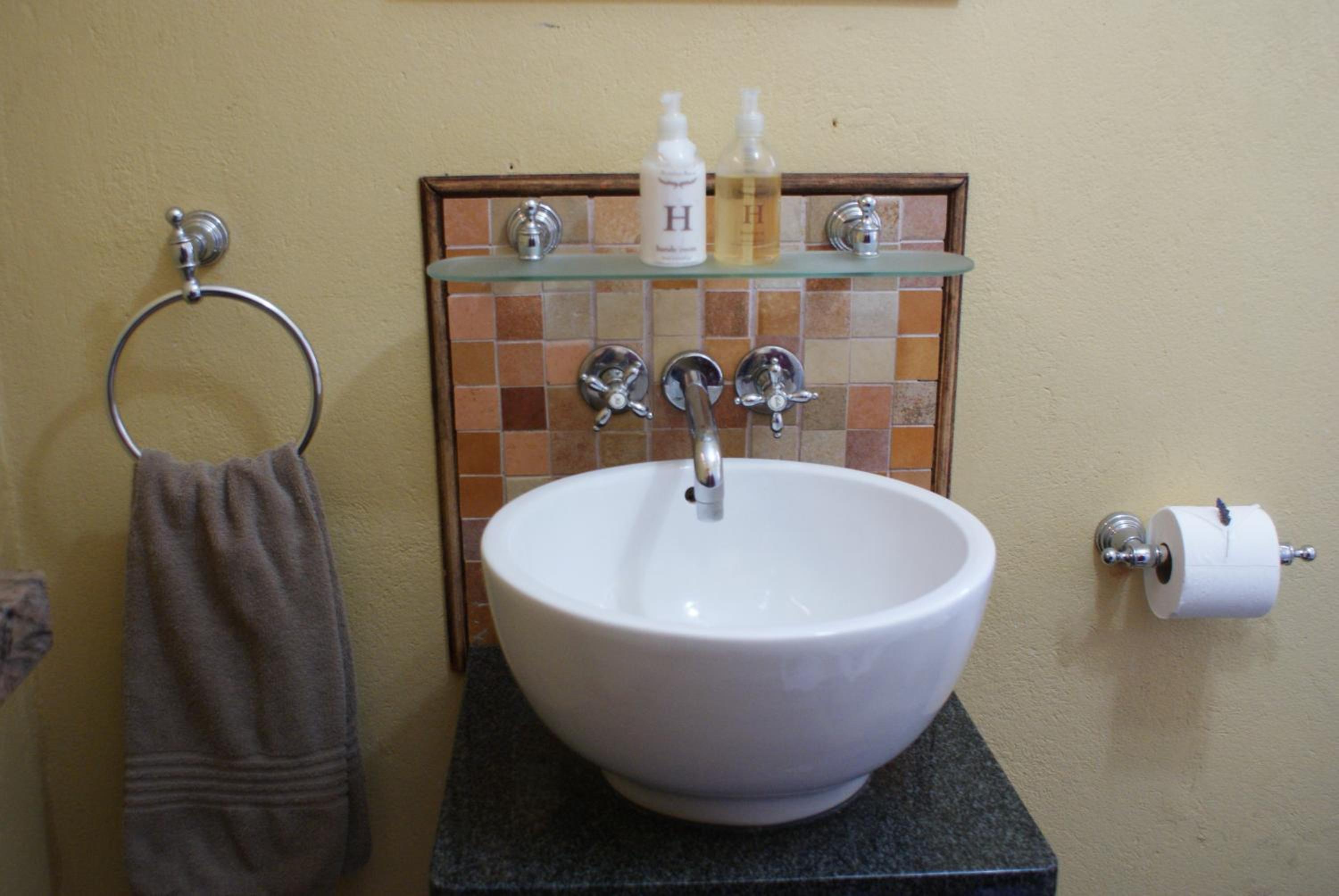 Deluxe Double or Twin Room - Photo 4
