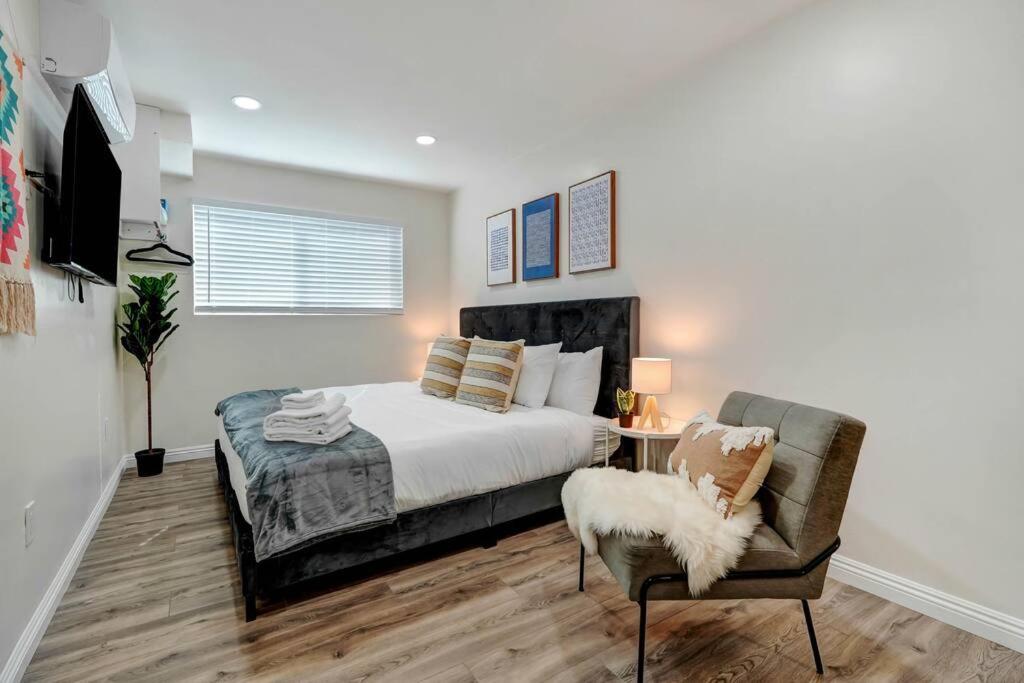 Studio Apartment photo 1