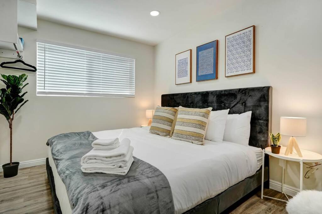 Studio Apartment photo 2
