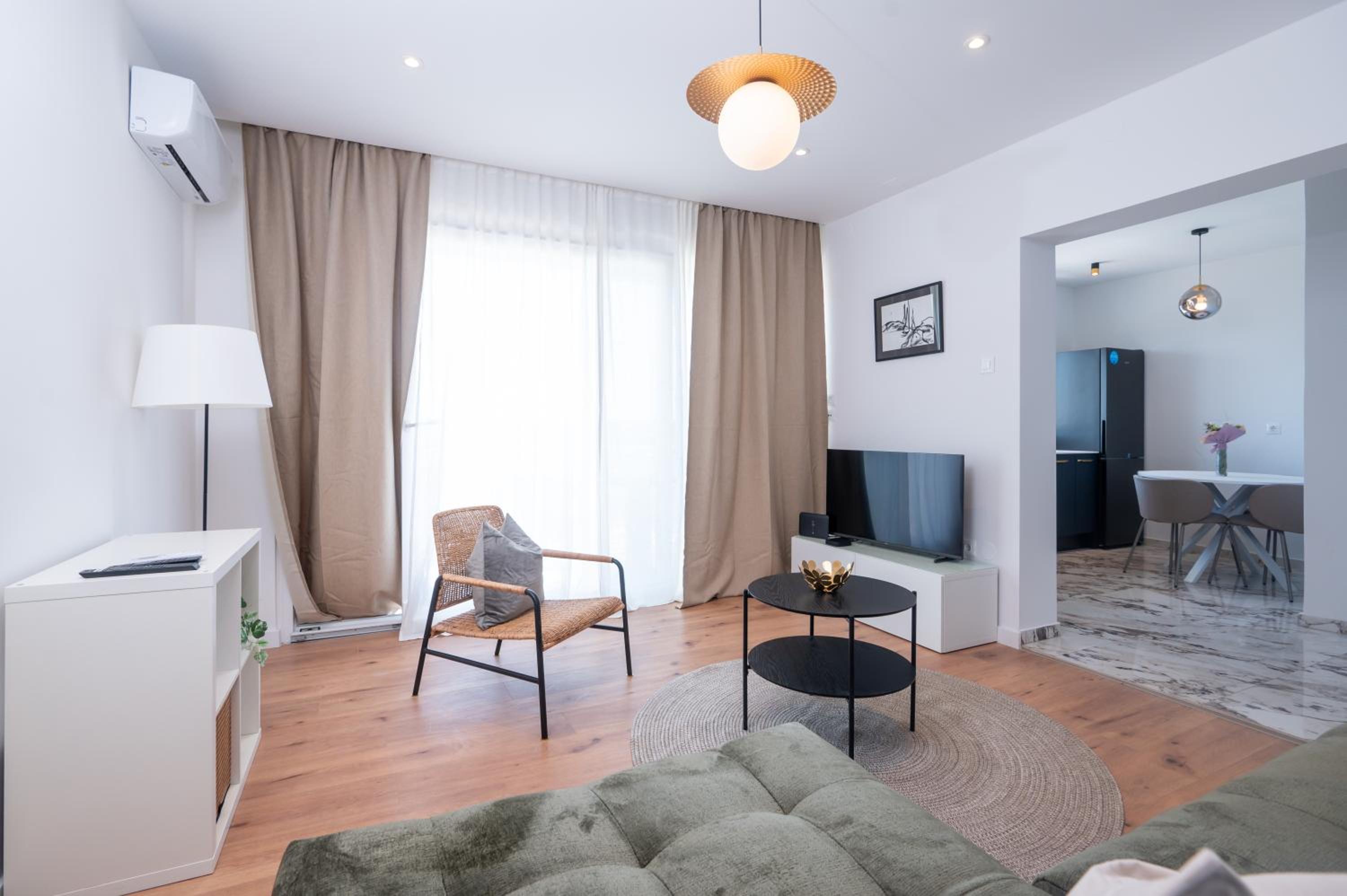 One-Bedroom Apartment