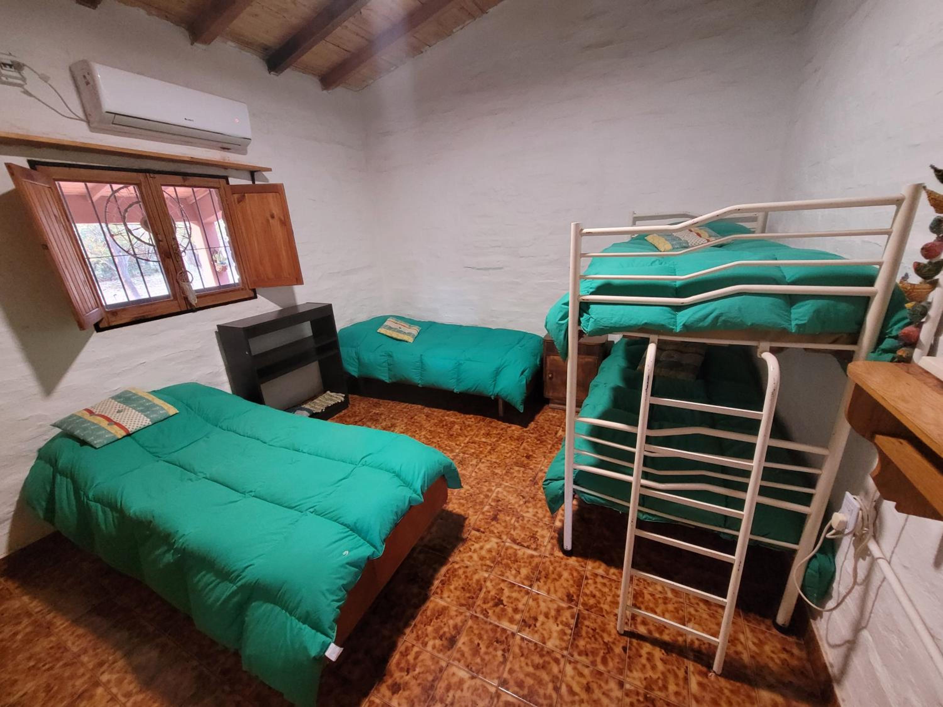 Quadruple Room with Shared Bathroom photo 1
